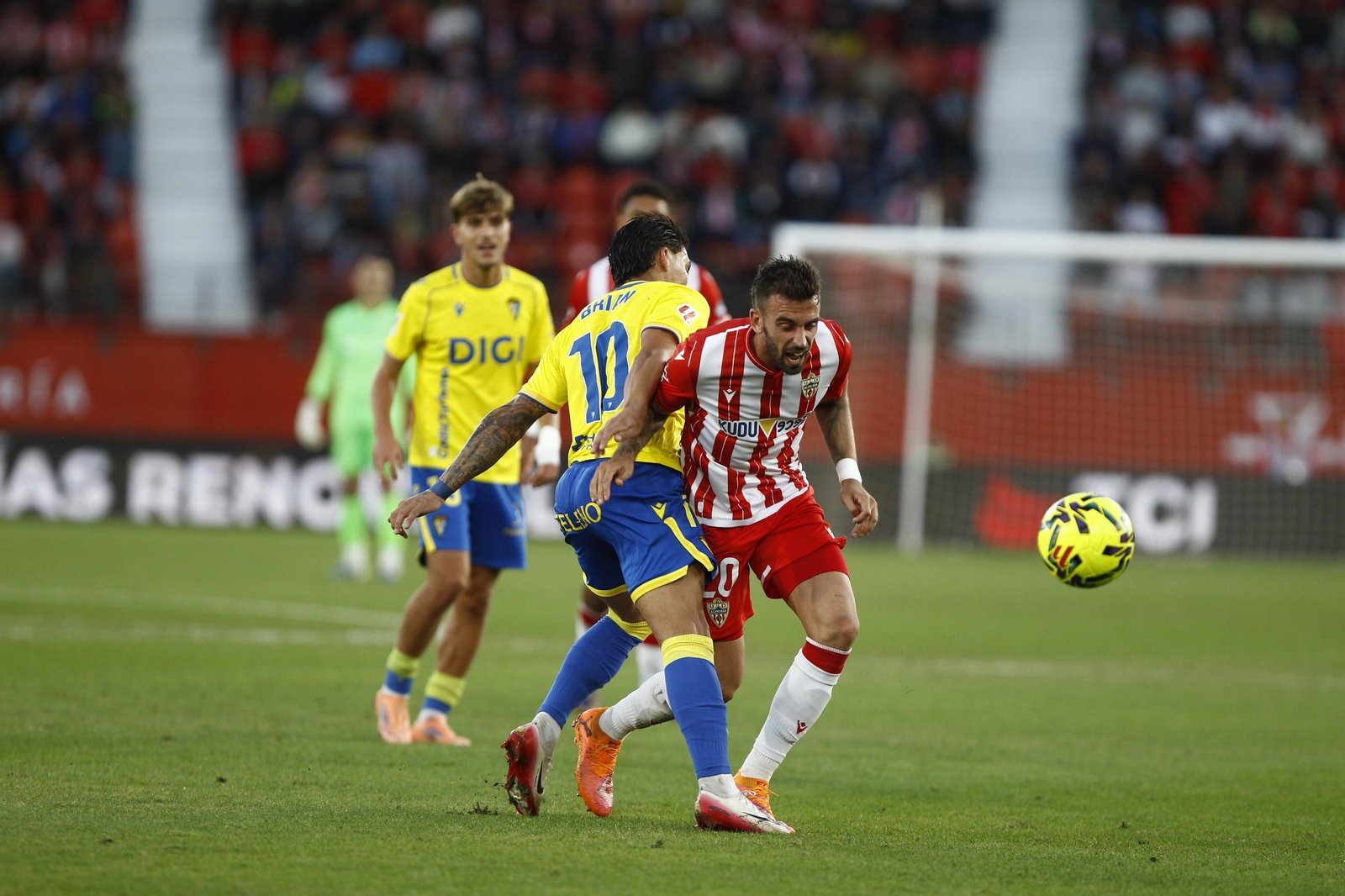 El partido U.D. Almería-Cádiz C.F. en imágenes