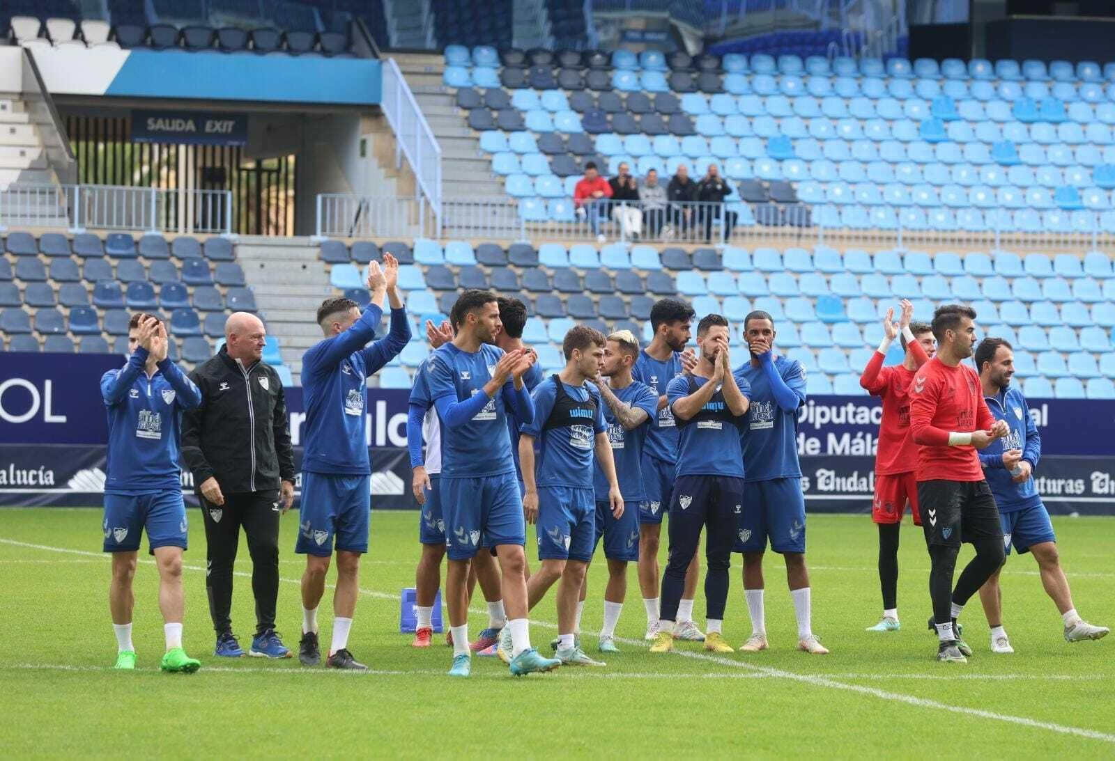 Miles de malaguistas apoyan al equipo en la víspera de Reyes