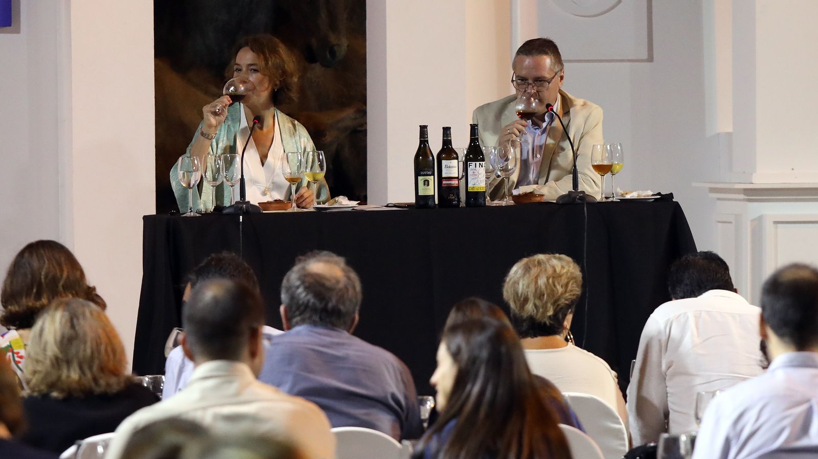 Se inaugura 'De Copa en Copa' en los Claustros y comienzan en el Alcázar las 'Catas Magistrales' con los vinos de Lustau