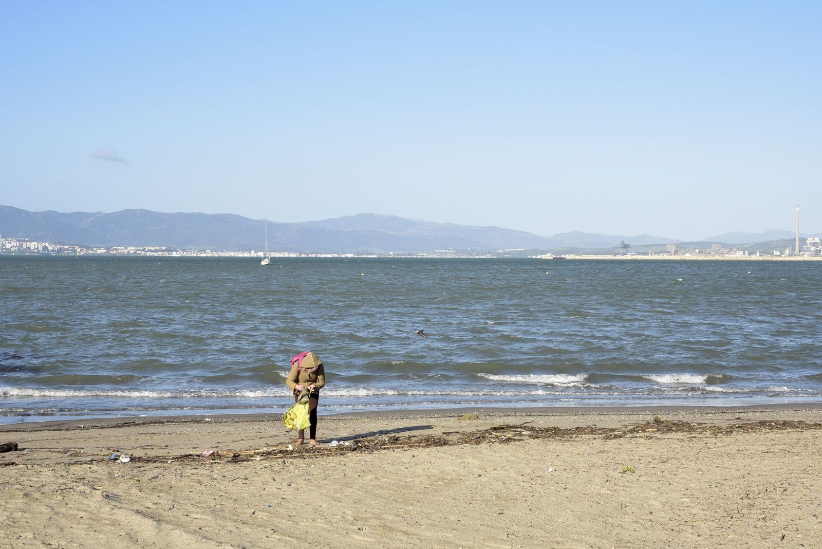 Las fotografías de un sábado en las playas de La línea tras las borrascas