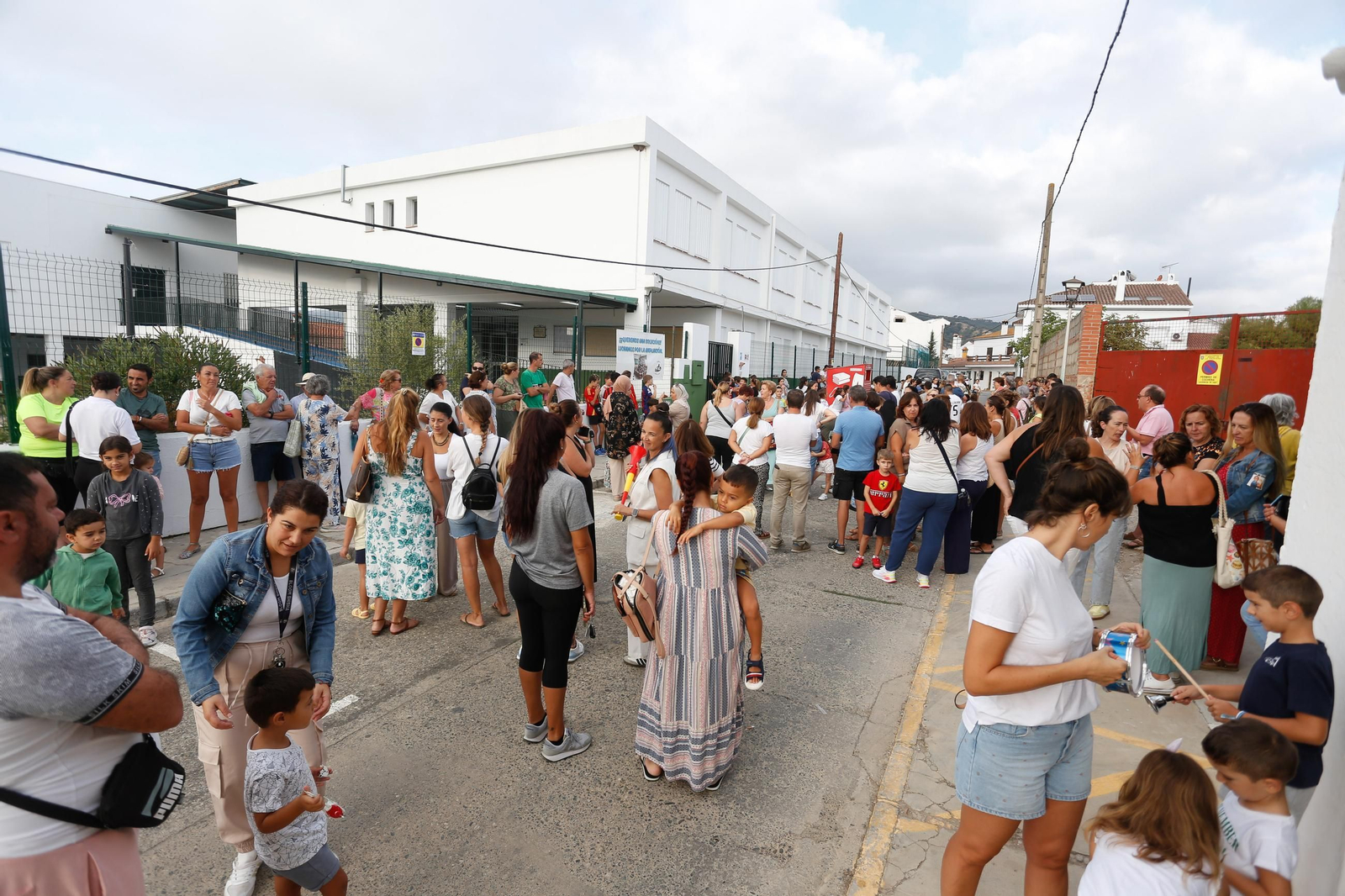 Manifestación de los alumnos y las familias del CEIP Aljibe de Jimena, en imágenes