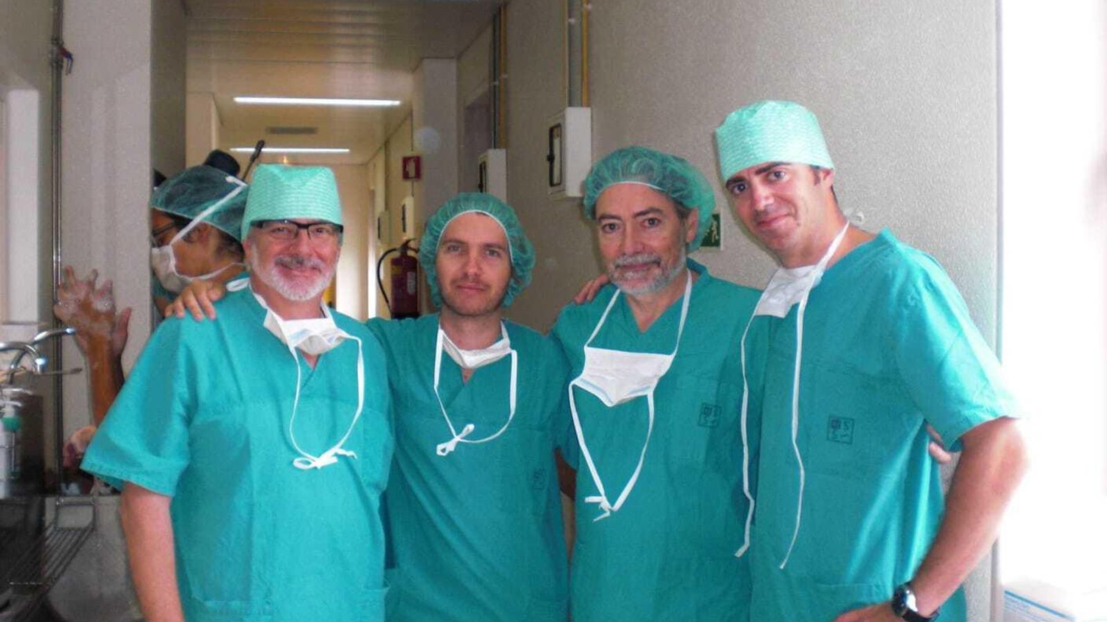 Ferrer Ayza acompañado por Manuel Ferrer y  Ricardo Belda durante su formación en Oporto con el doctor Mario Nora