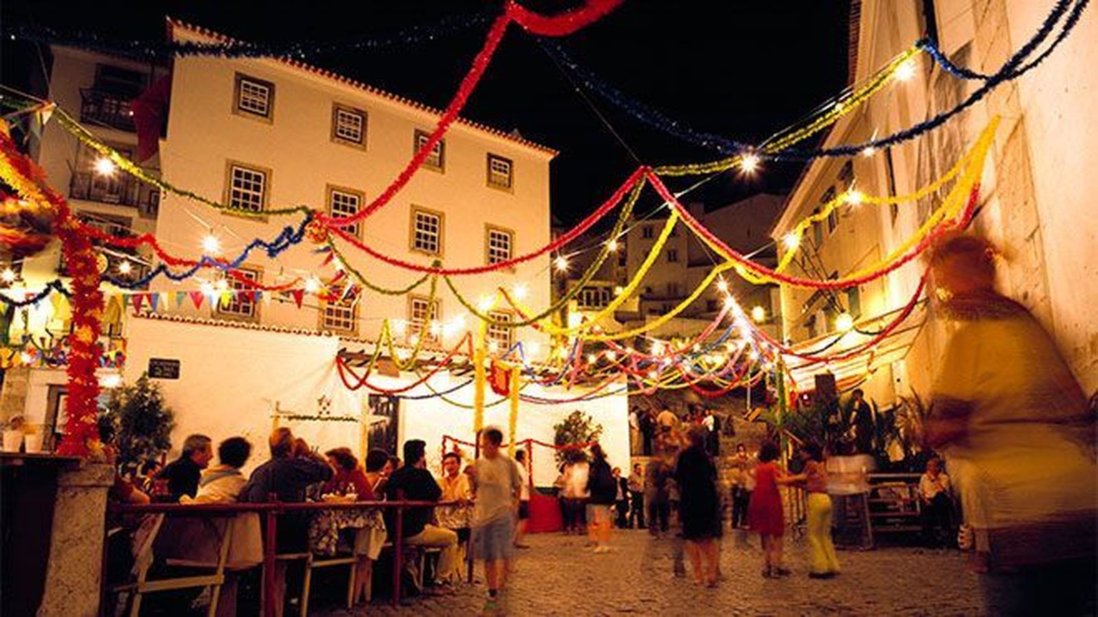 Lisboa durante la festividad de Los Santos.