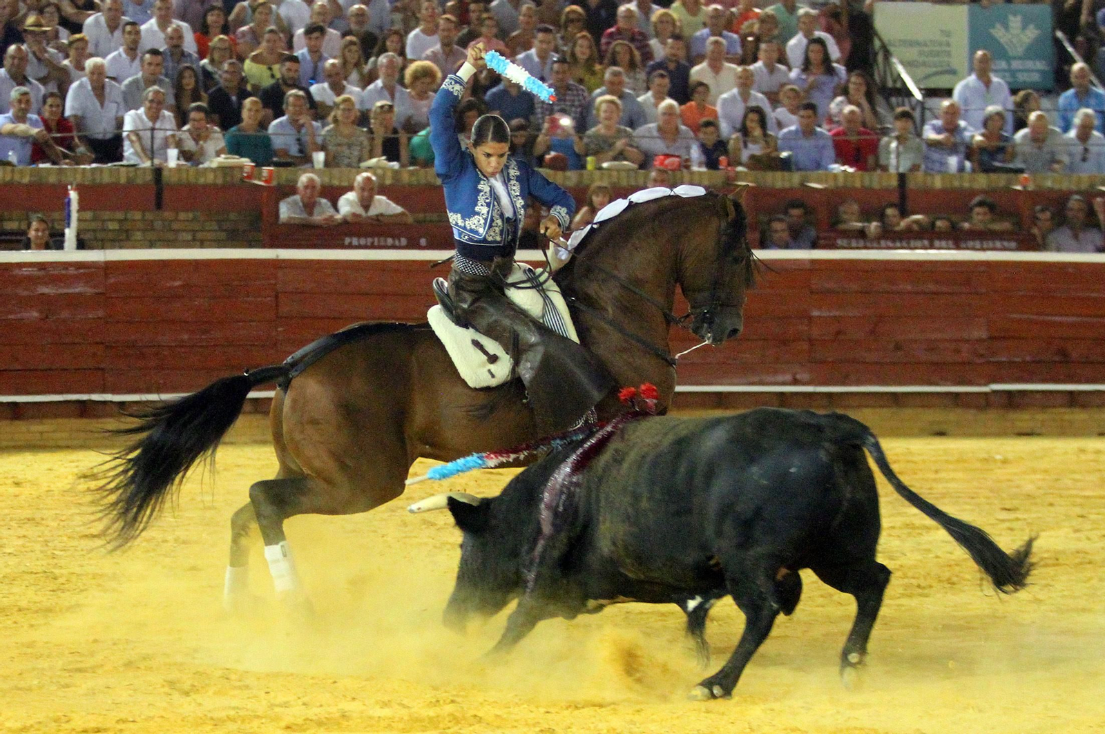 Imágenes de la corrida de rejones de Pablo Hermoso de Mendoza, Andrés Romero y Lea Vicens.