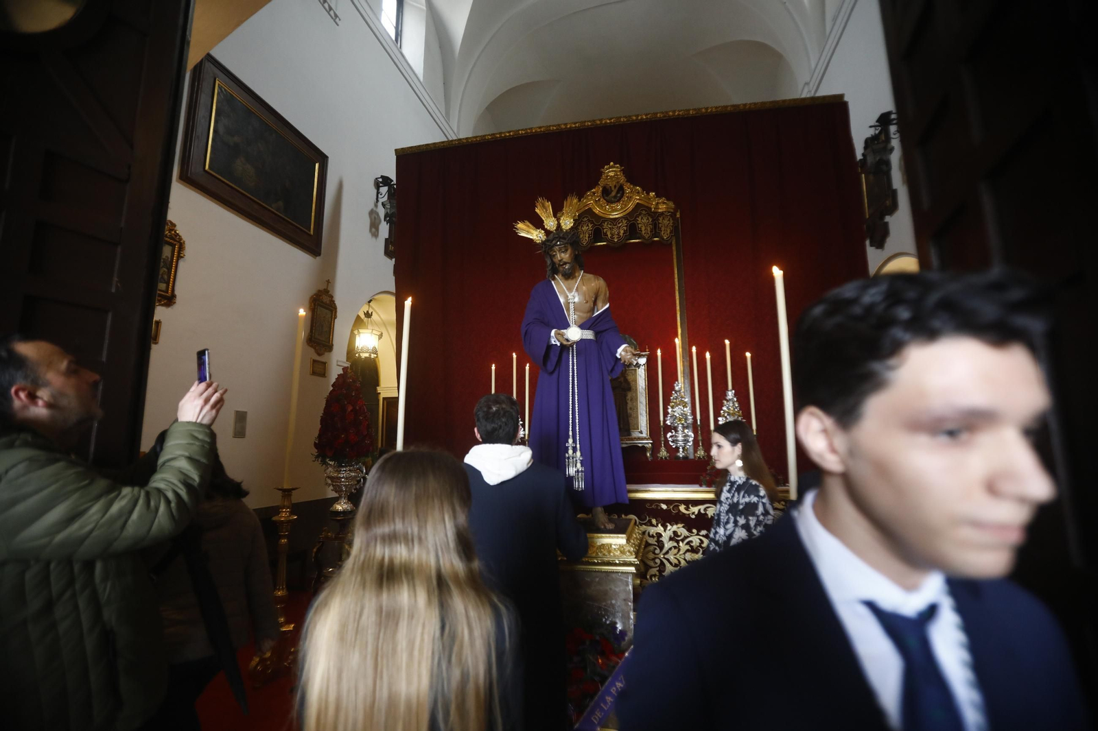 Las mejores imágenes del besapiés al Señor de Humildad y Paciencia de Córdoba