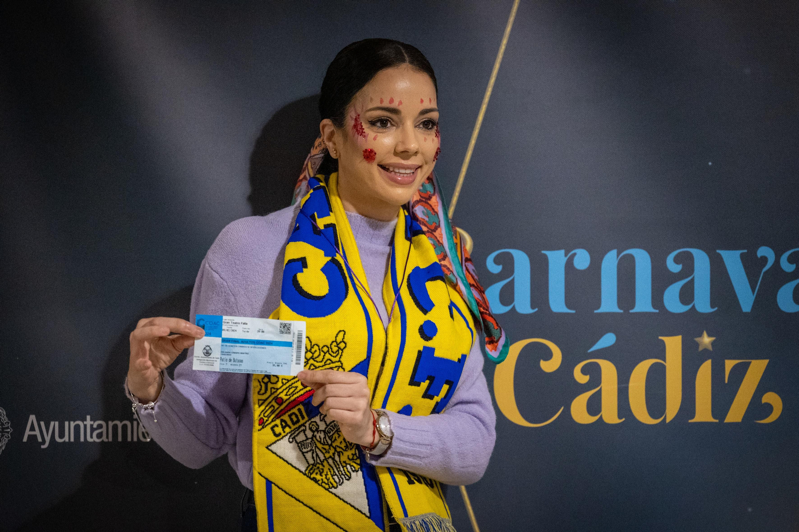 Búscate entre las mejores imágenes de la final del COAC 2024 del Carnaval de Cádiz