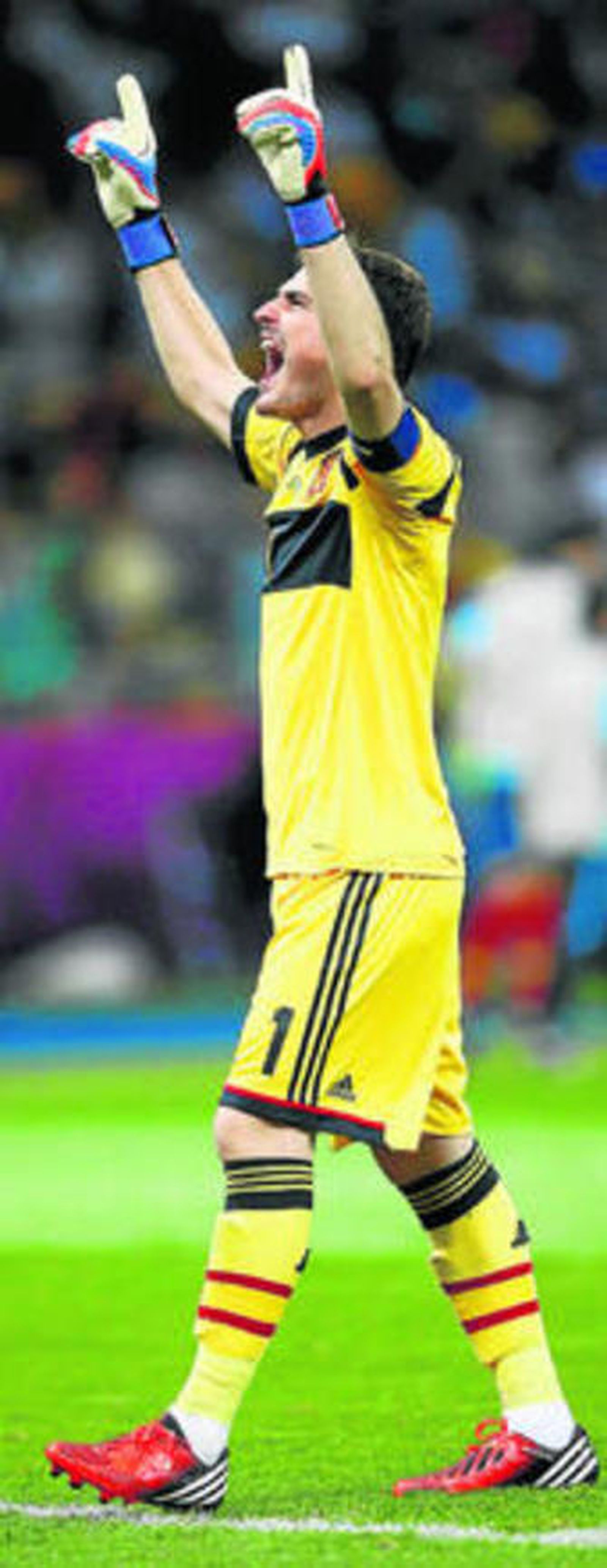 El meta de la selección merece un Balón de Oro, como Xavi o Iniesta.