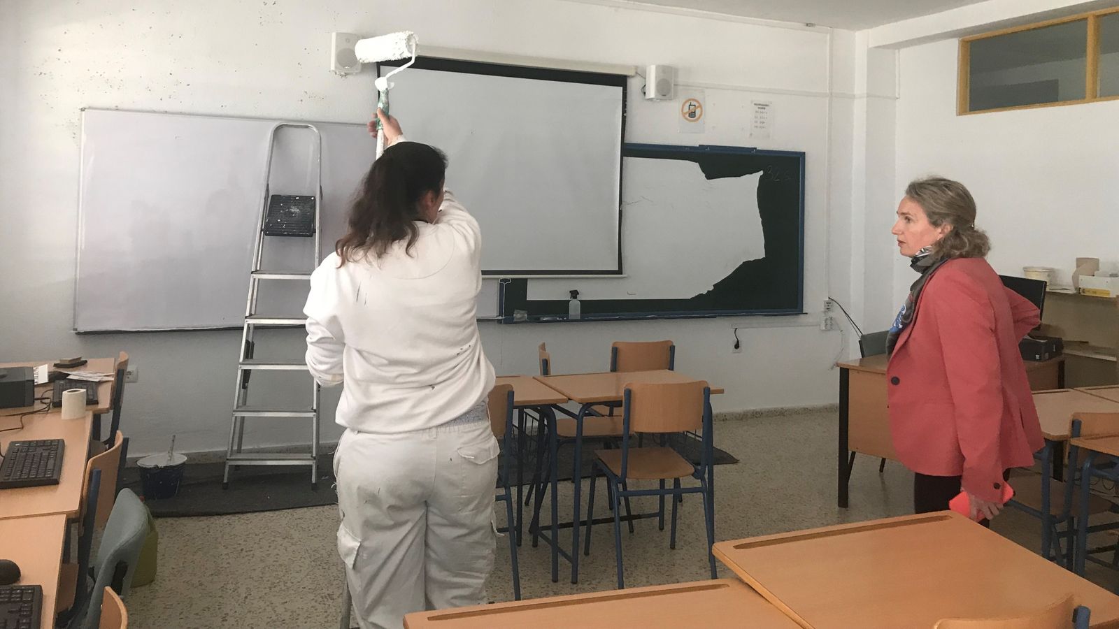 Un momento de la visita de Lola Campos al centro de adultos.