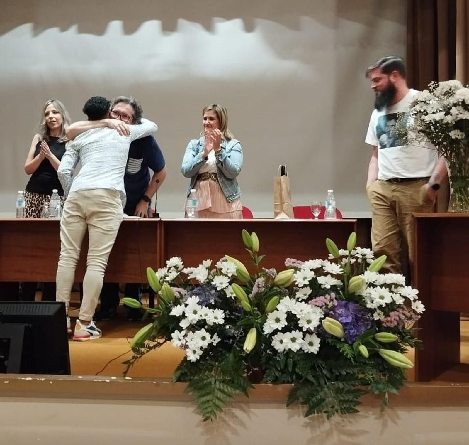 Durante el desarrollo del acto de graduación.