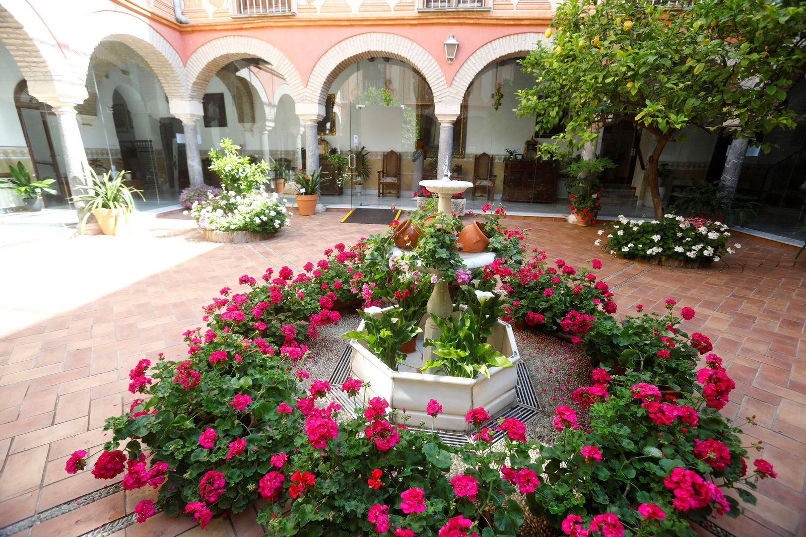 Patio del colegio Nuestra Señora de la Piedad.
