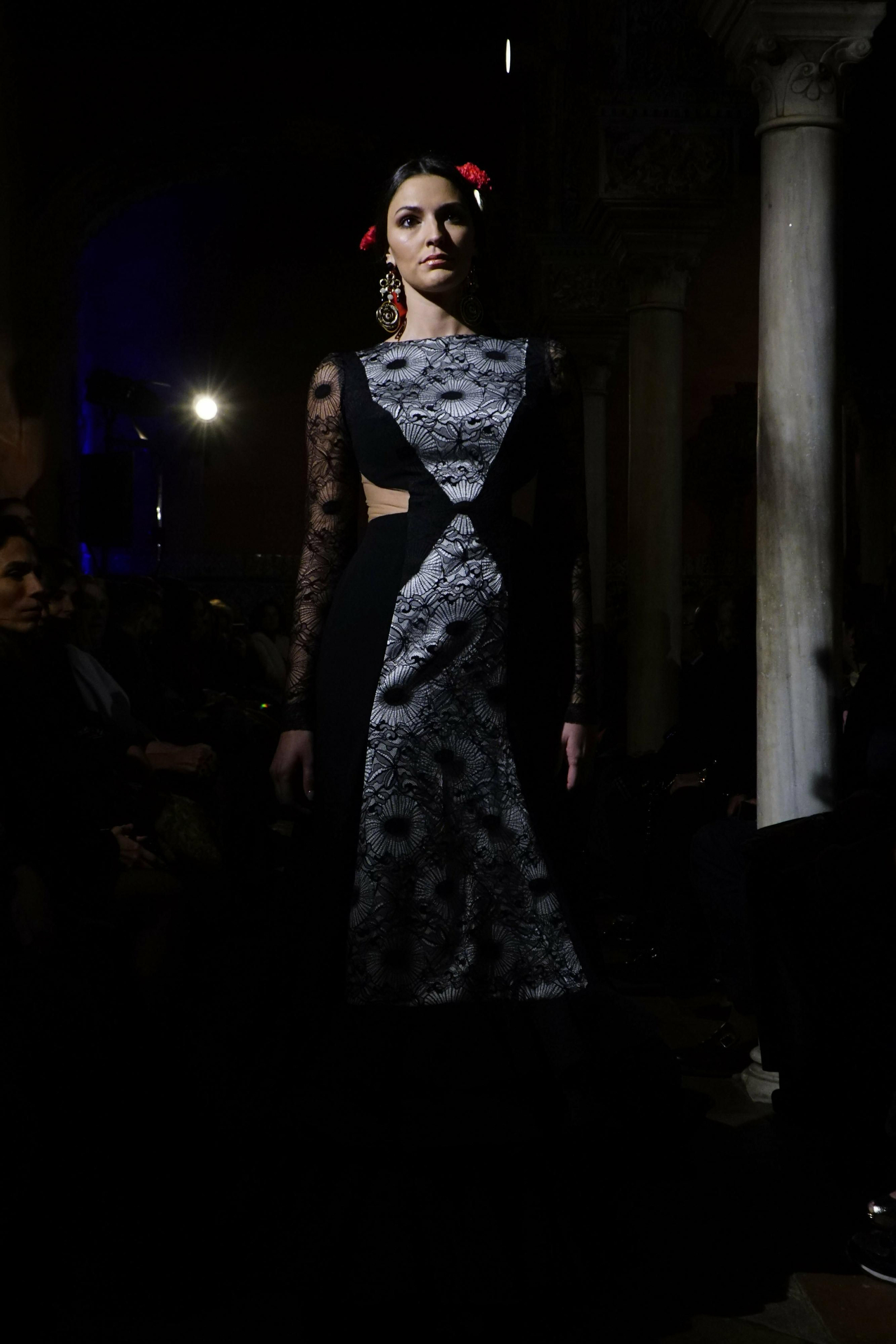 Se abre la temporada de moda flamenca 2020: todas las fotos del desfile de Lina 1960