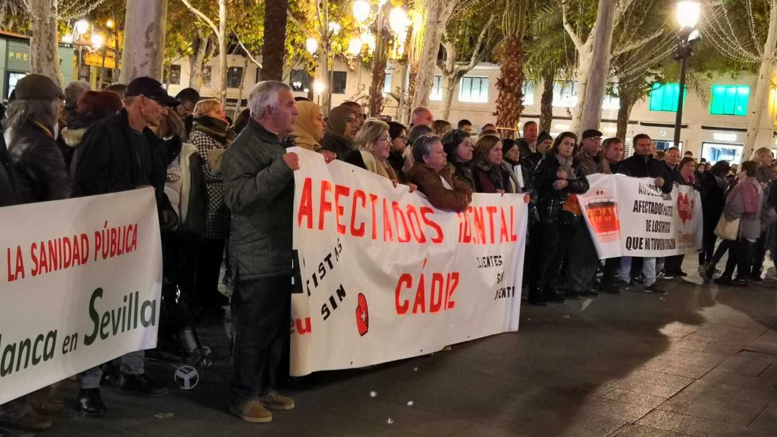 Afectados de Idental durante la última protesta, el pasado sábado en Sevilla.