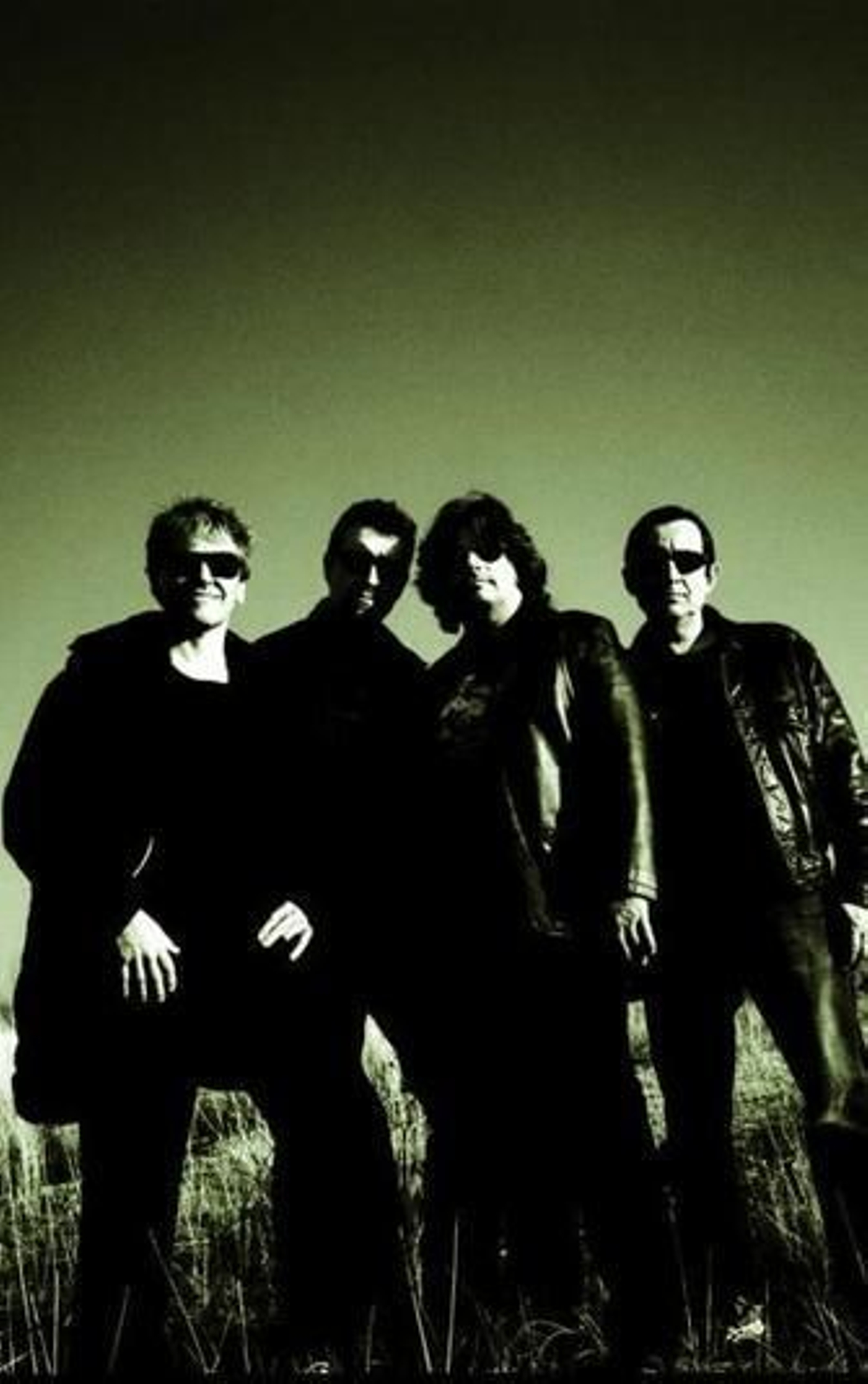 La banda granadina, integrada por José Luis Rodríguez Ferrol (piano, teclados y voz), Ricardo Valera (guitarras y voz), Andrés Pineda (guitarras), Gustavo Palma (batería) y Javier Avilés, que ha colaborado tocando el bajo, es una de las formaciones veteranas de la escena musical granadina. Su estilo muestra claras influencias de bandas como los Rolling Stones y su sonido en directo es contundente y definitivo. Una banda de rock puro.