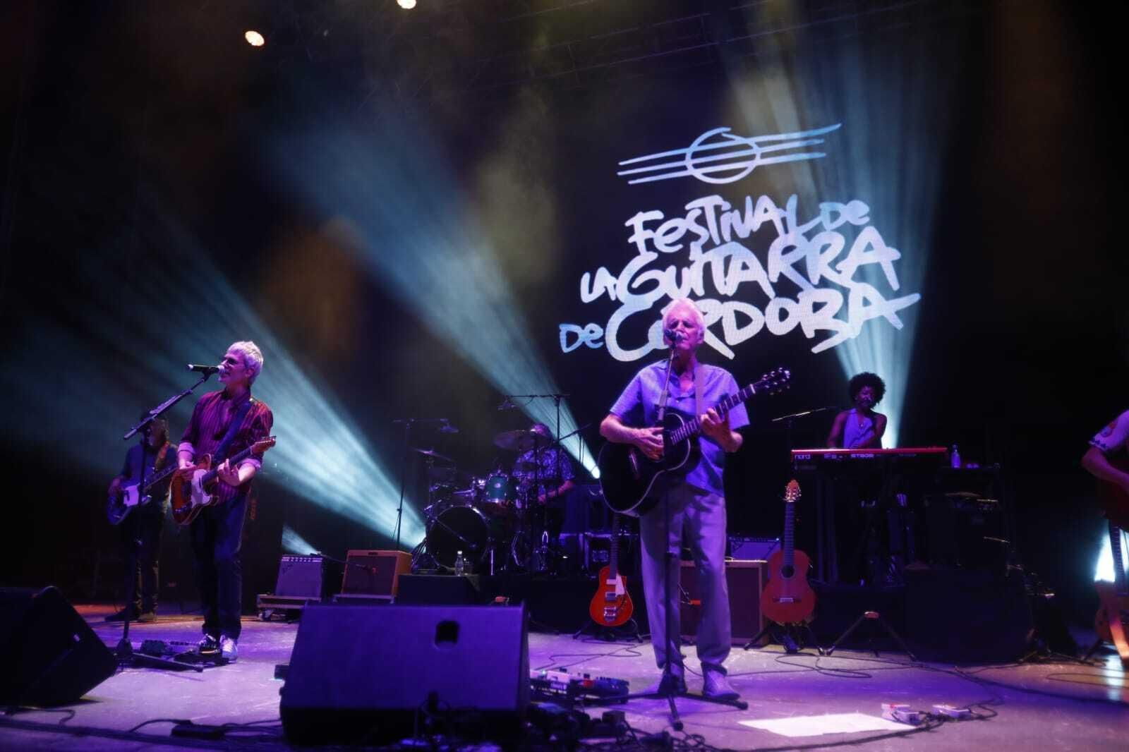 El concierto de Kiko Veneno y Ariel Rot en el Festival de la Guitarra de Córdoba, en imágenes