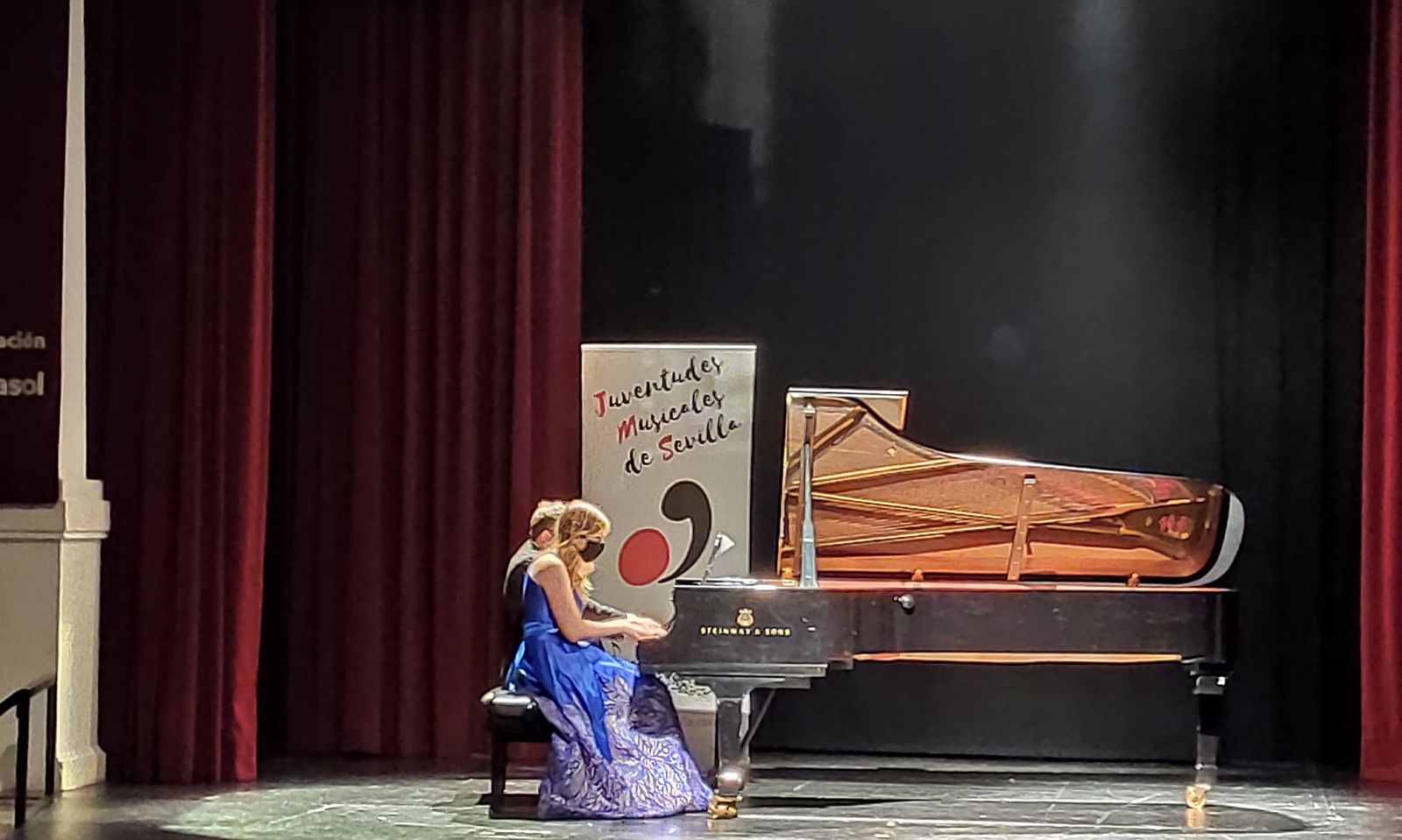 Iberian & Klavier Piano Dúo en su cuarta sesión beethoveniana para Juventudes Musicales.