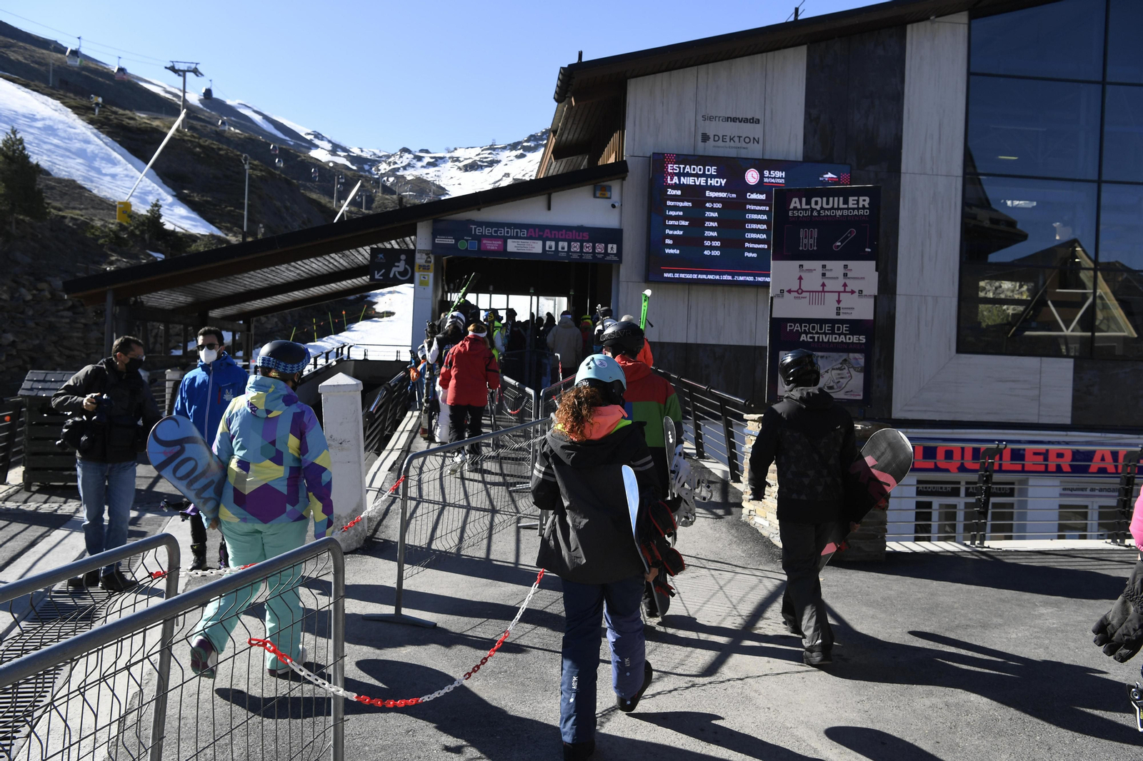 Fotos del último día de esquí en Sierra Nevada