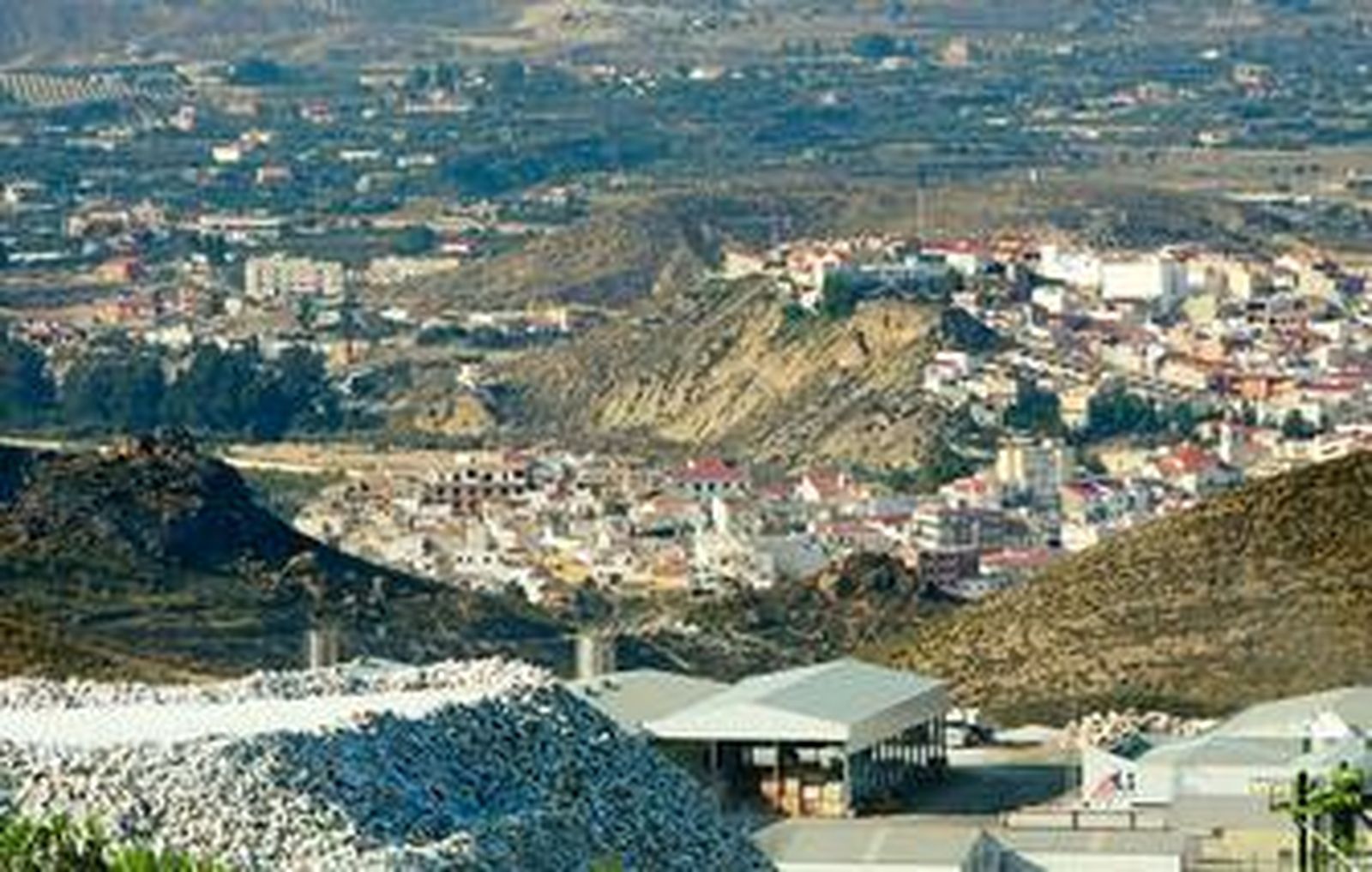 Vista panorámica de Macael, donde abundan las canteras de mármol.
