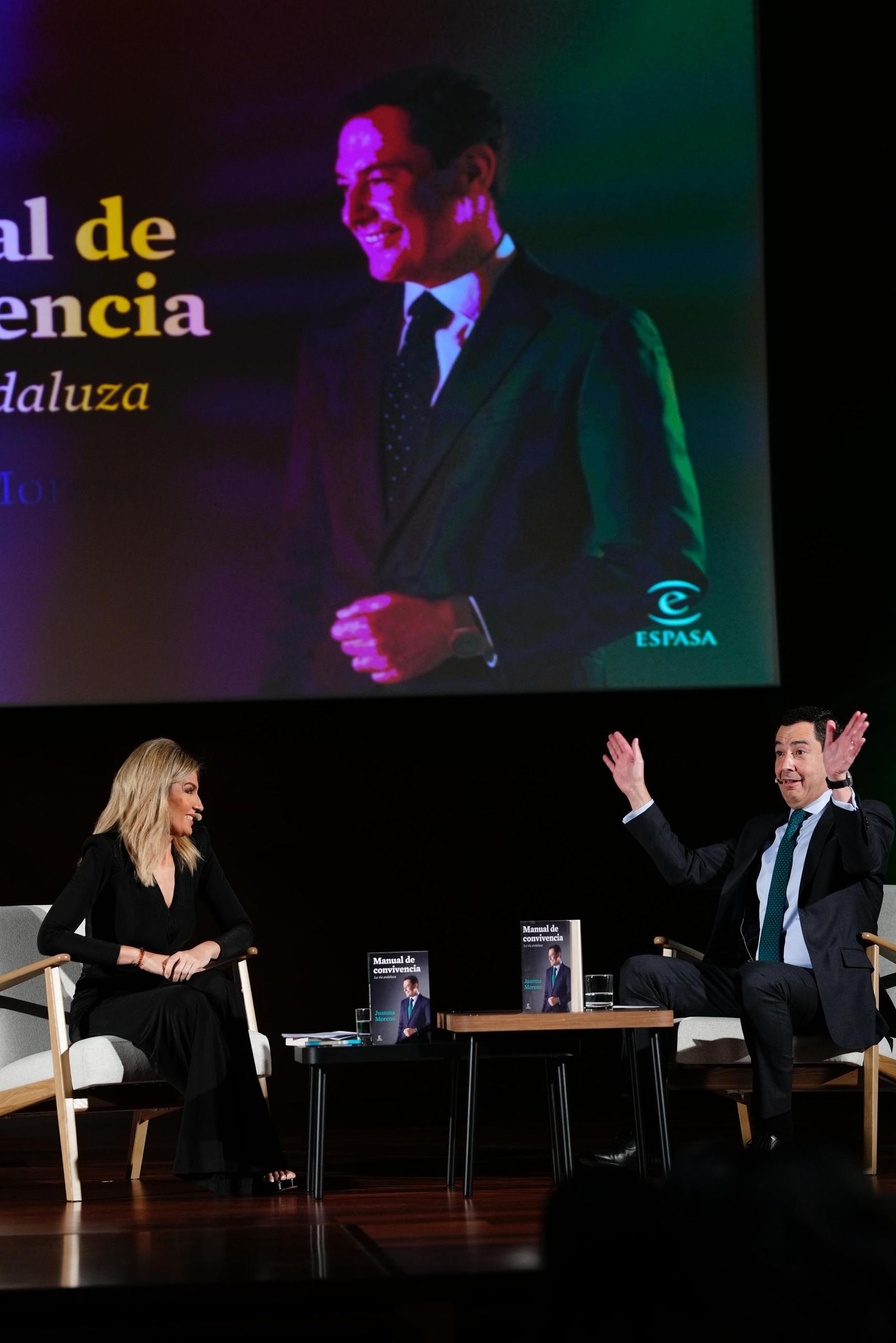 Las fotos de la presentación del libro de Juanma Moreno en Madrid
