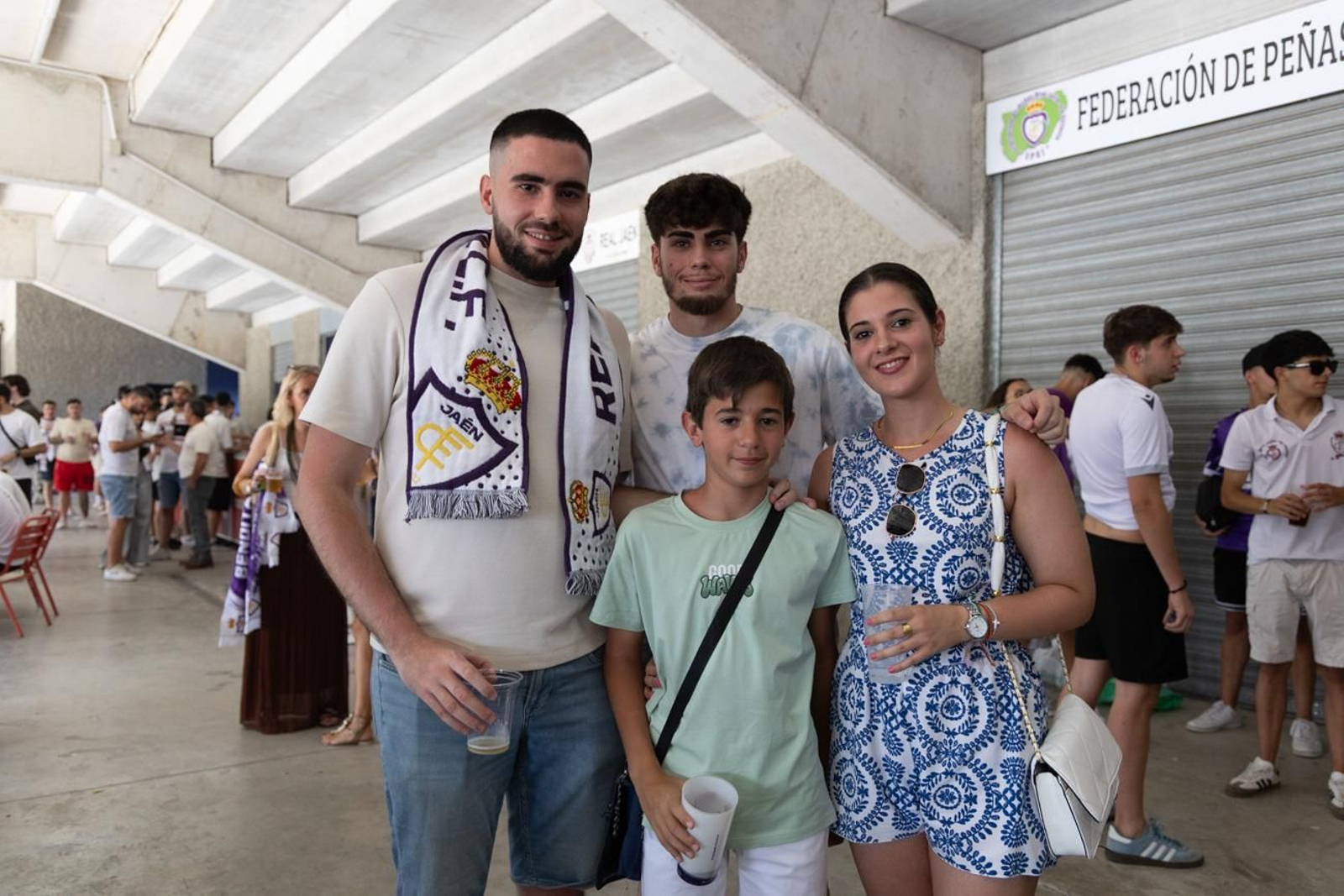 El épico recibimiento de la afición lagarta al Real Jaén, en imágenes