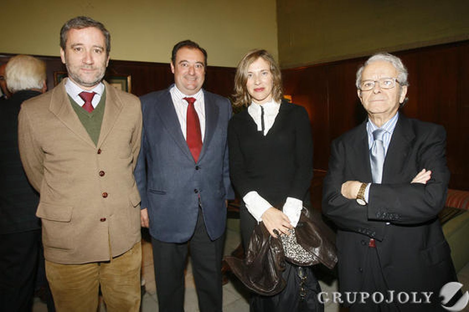 Carlos Alarcón, Tomás Valiente, Lourdes Acosta, directora de Radio Cádiz, e Ildefonso Marqués

Foto: Joaquin Pino