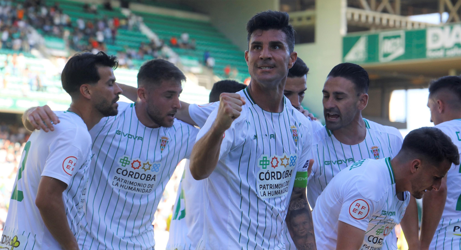 Willy Ledesma celebra uno de sus 11 goles con el Córdoba CF.