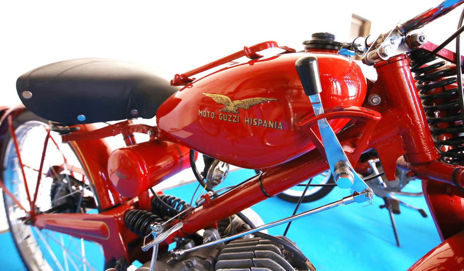 Imágenes de la ' Exposición de Motos Clásicas' en los Claustros