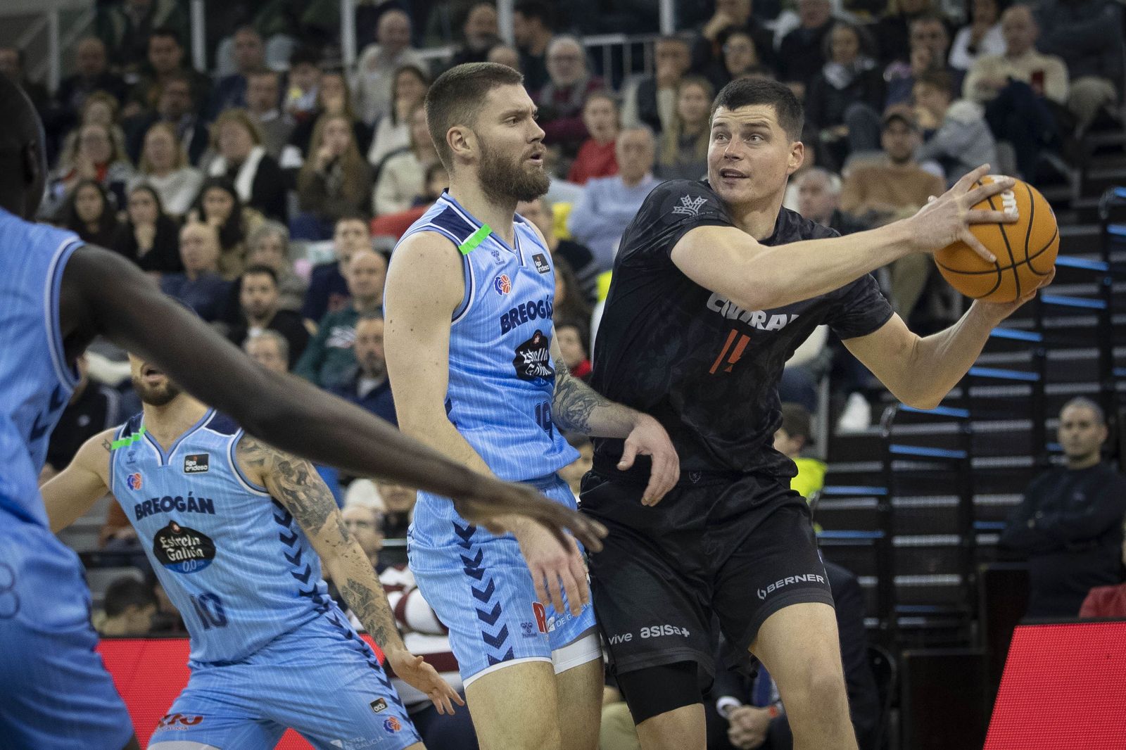 Las mejores imágenes del Covirán Granada-Río Breogán