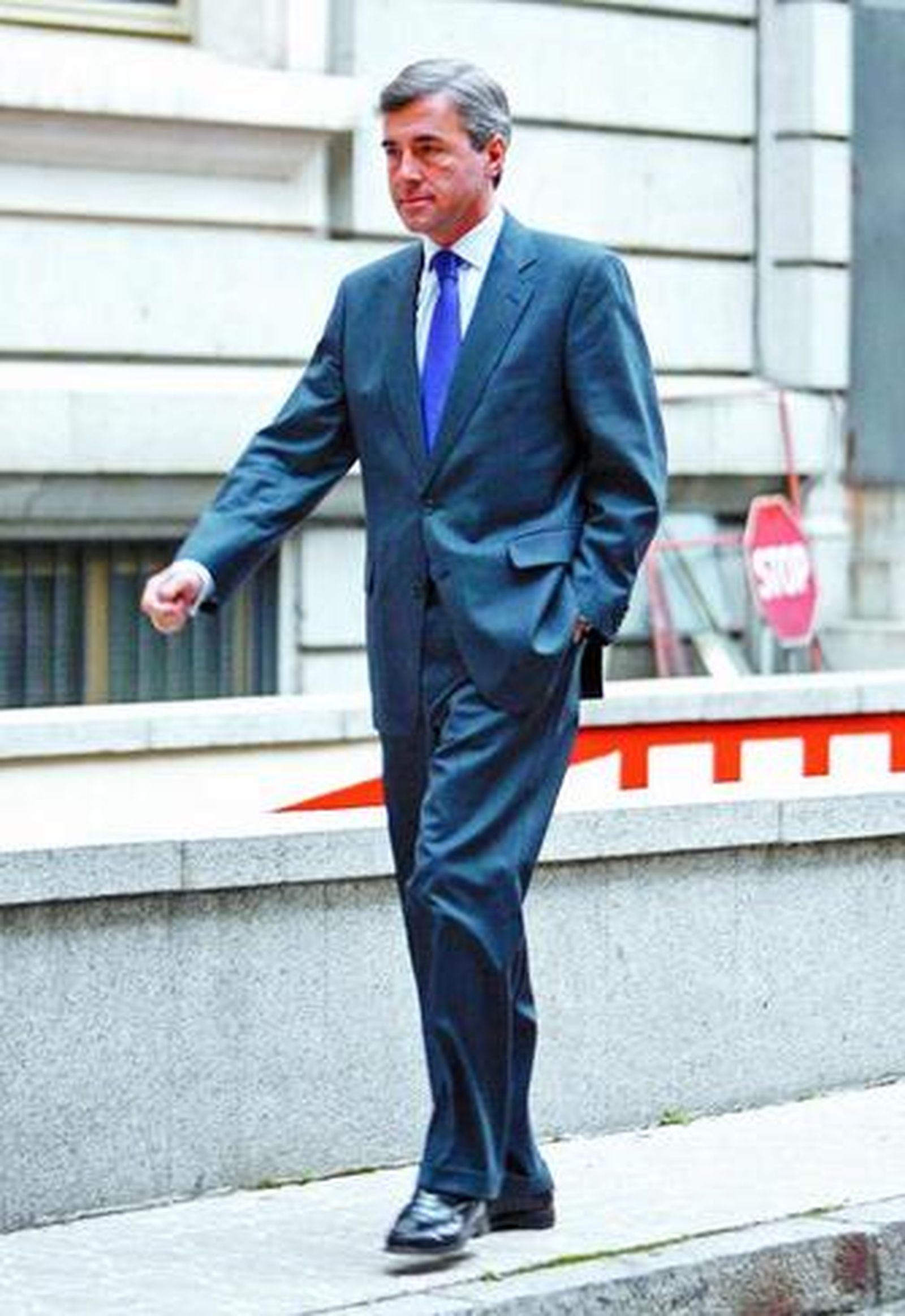 Acebes, en los aledaños del Congreso de los Diputados.