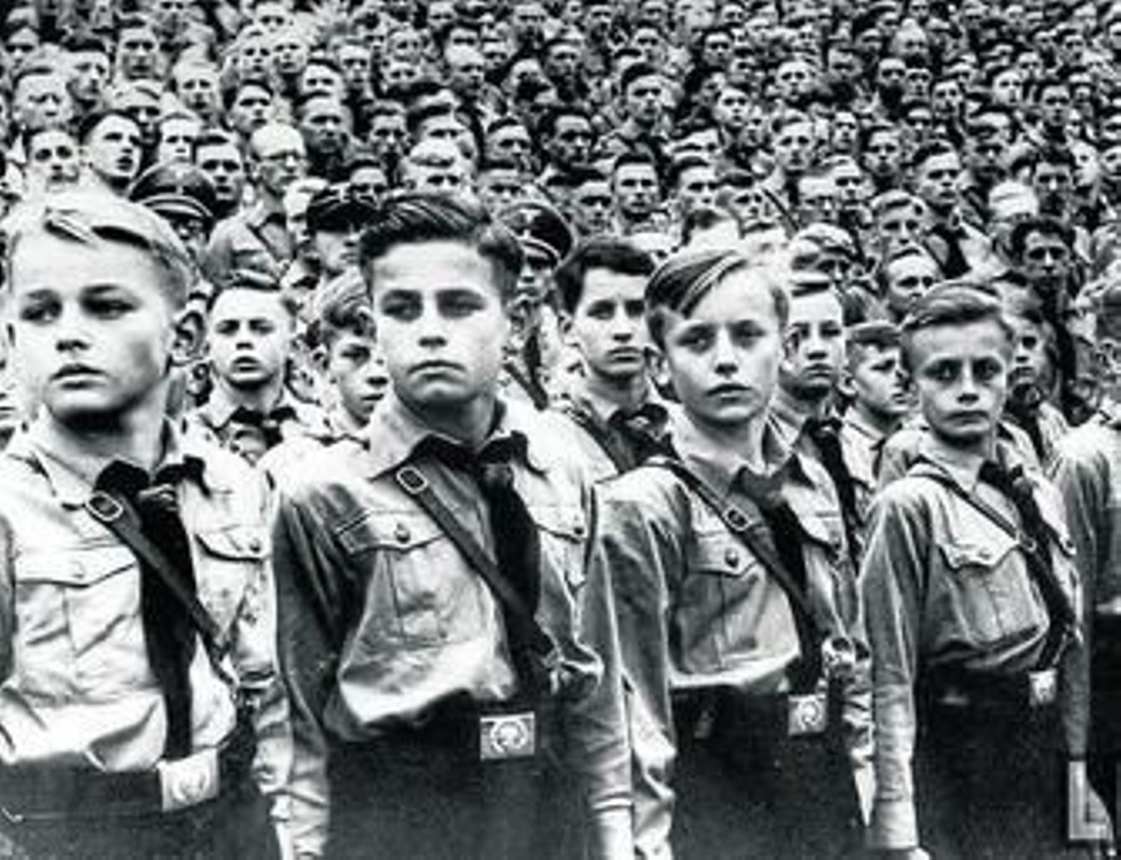 Niños de ojos encendidos