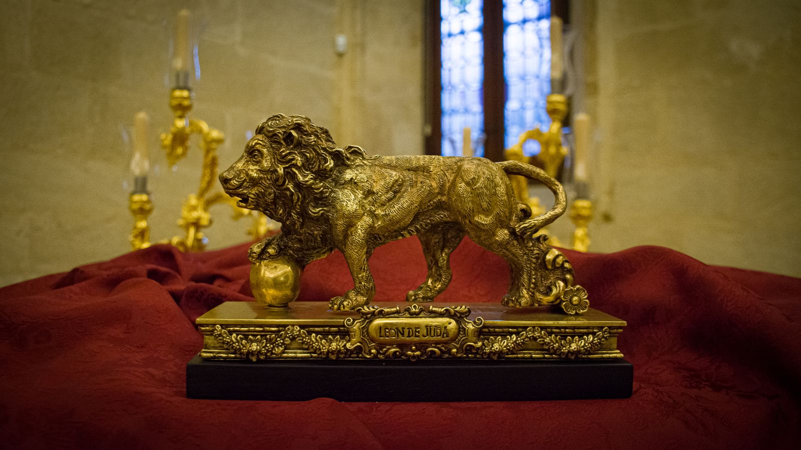 La exposición del centenario de la Candelaria, en imágenes