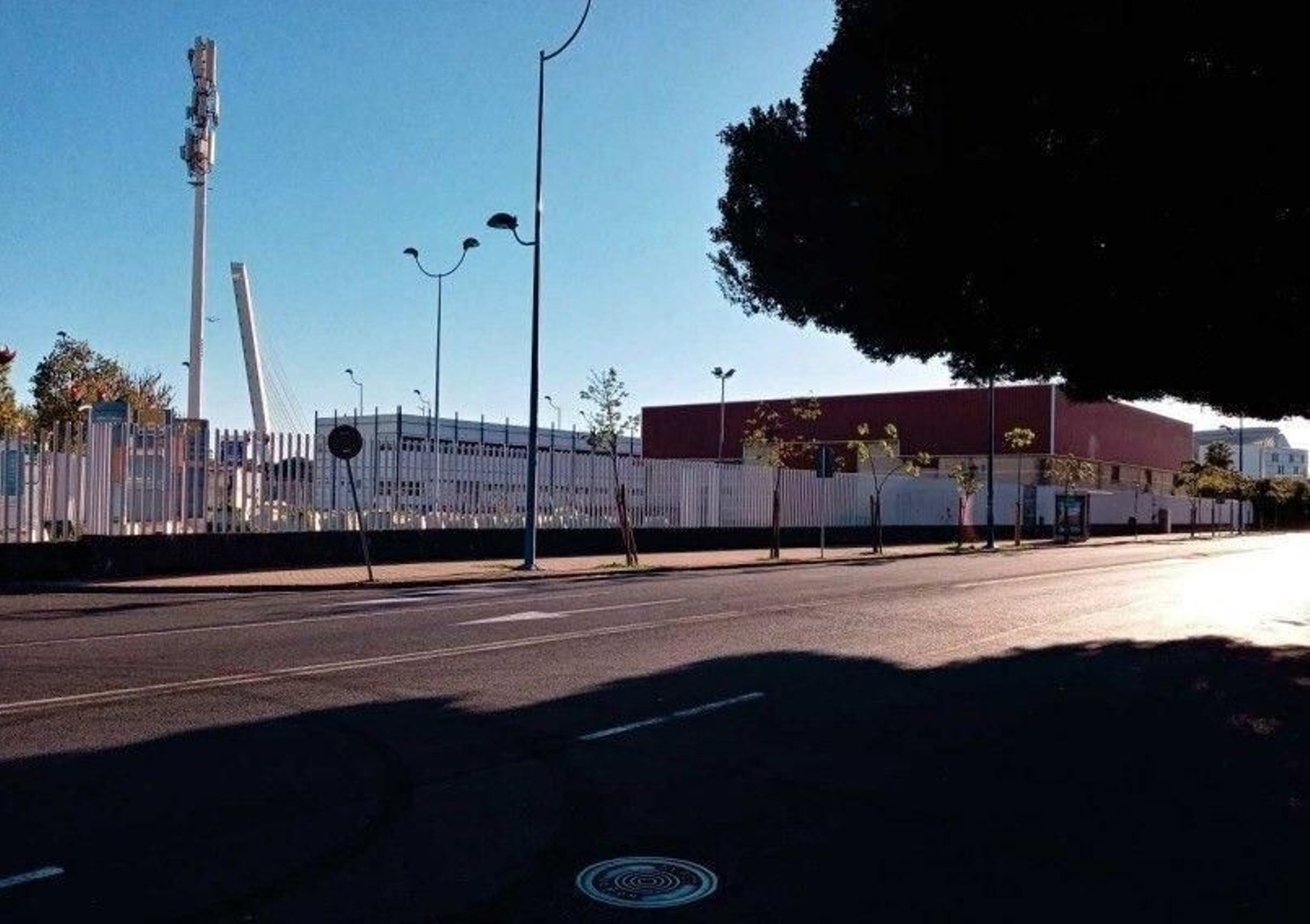 Parcela en la Isla de la Cartuja en la que se lenvantará la residencia de estudiantes.