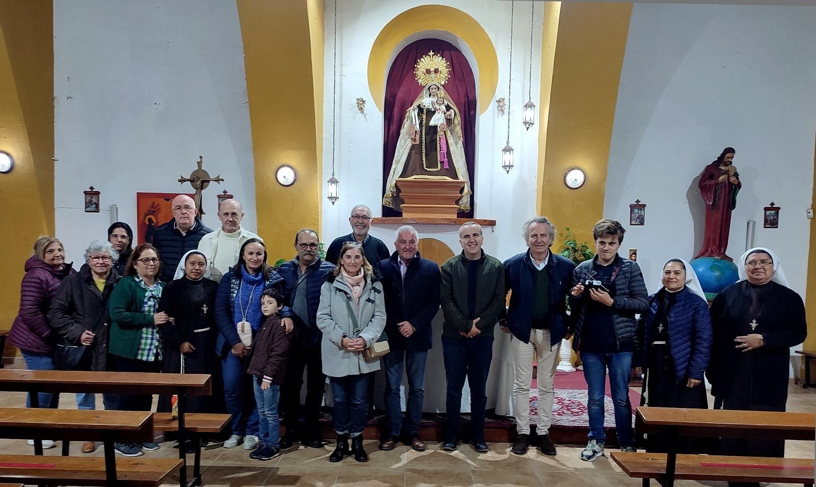 Miembros del colectivo religioso y del Fuerte, tras la firma del convenio Miembros del colectivo religioso y del Fuerte, tras la firma del convenio