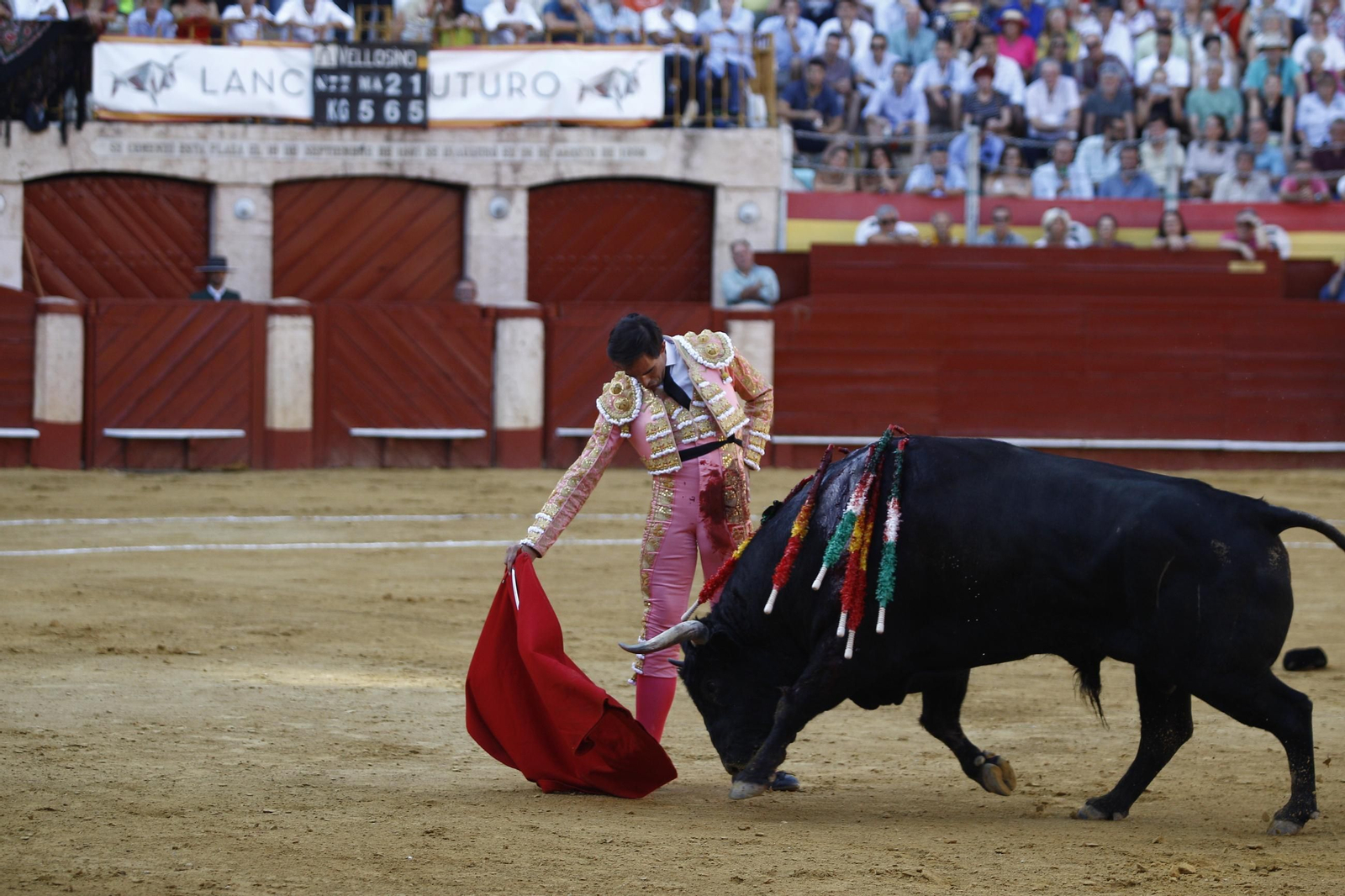 Las mejores imágenes de los toreros Fortes, Juan Ortega y David de Miranda en la Feria de Almería 2025