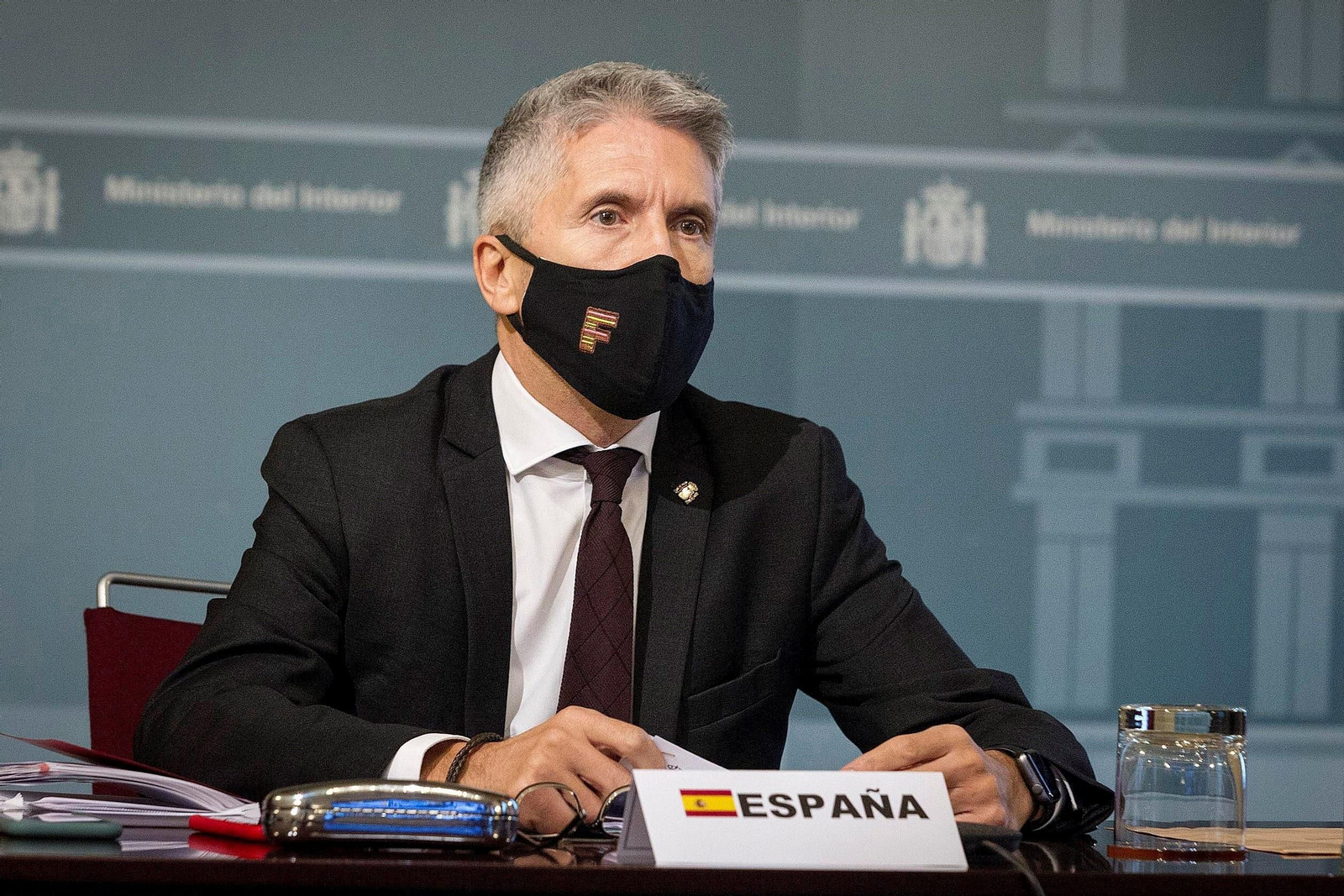 Interior dice que "ni organiza ni gestiona" traslados de emigrantes tras el vuelo de Canarias a Granada Interior dice que "ni organiza ni gestiona" traslados de emigrantes tras el vuelo de Canarias a Granada