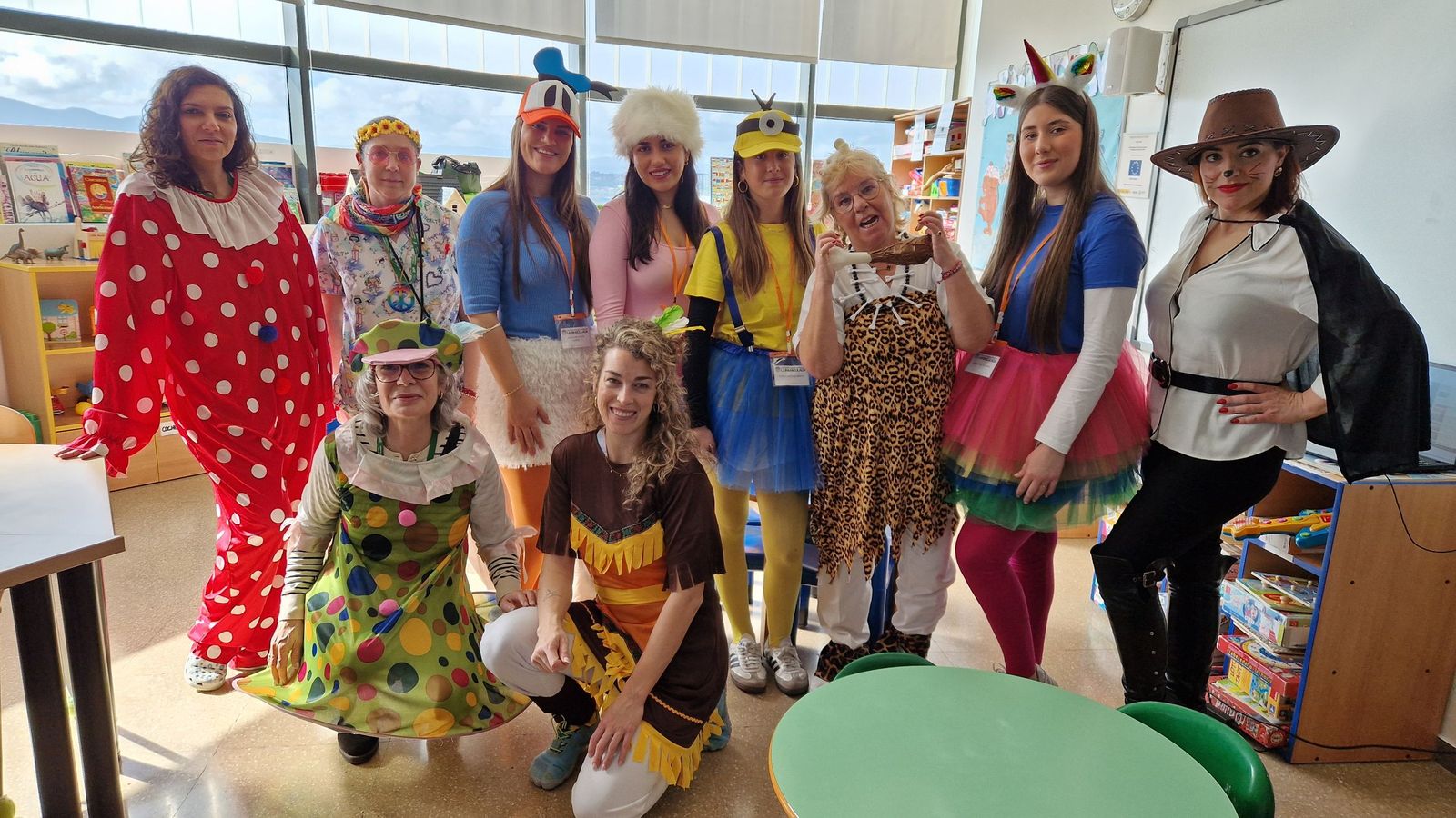Los pacientes más pequeños del Clínico de Granada celebran el carnaval en el aula hospitalaria