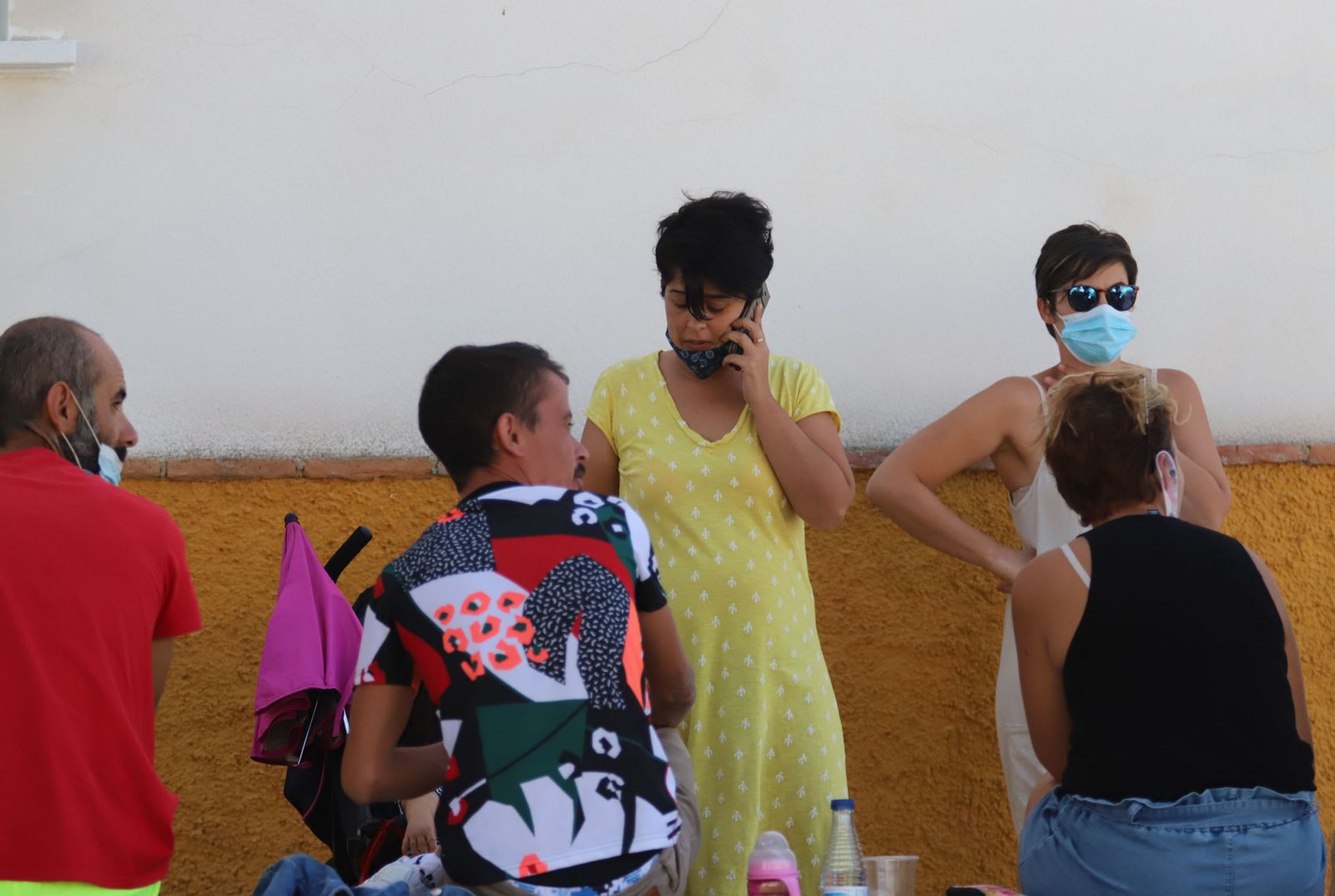 Las imágenes mas destacadas de los vecinos de la Zarza-Perrunal realojados por el incendio de Almonaster la Real