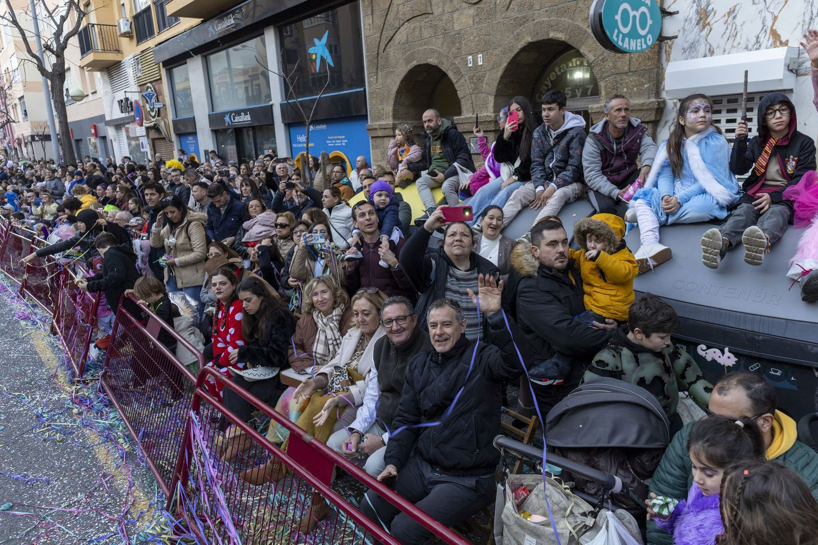 Las mejores imágenes de la Cabalgata del Carnaval de Cádiz 2026