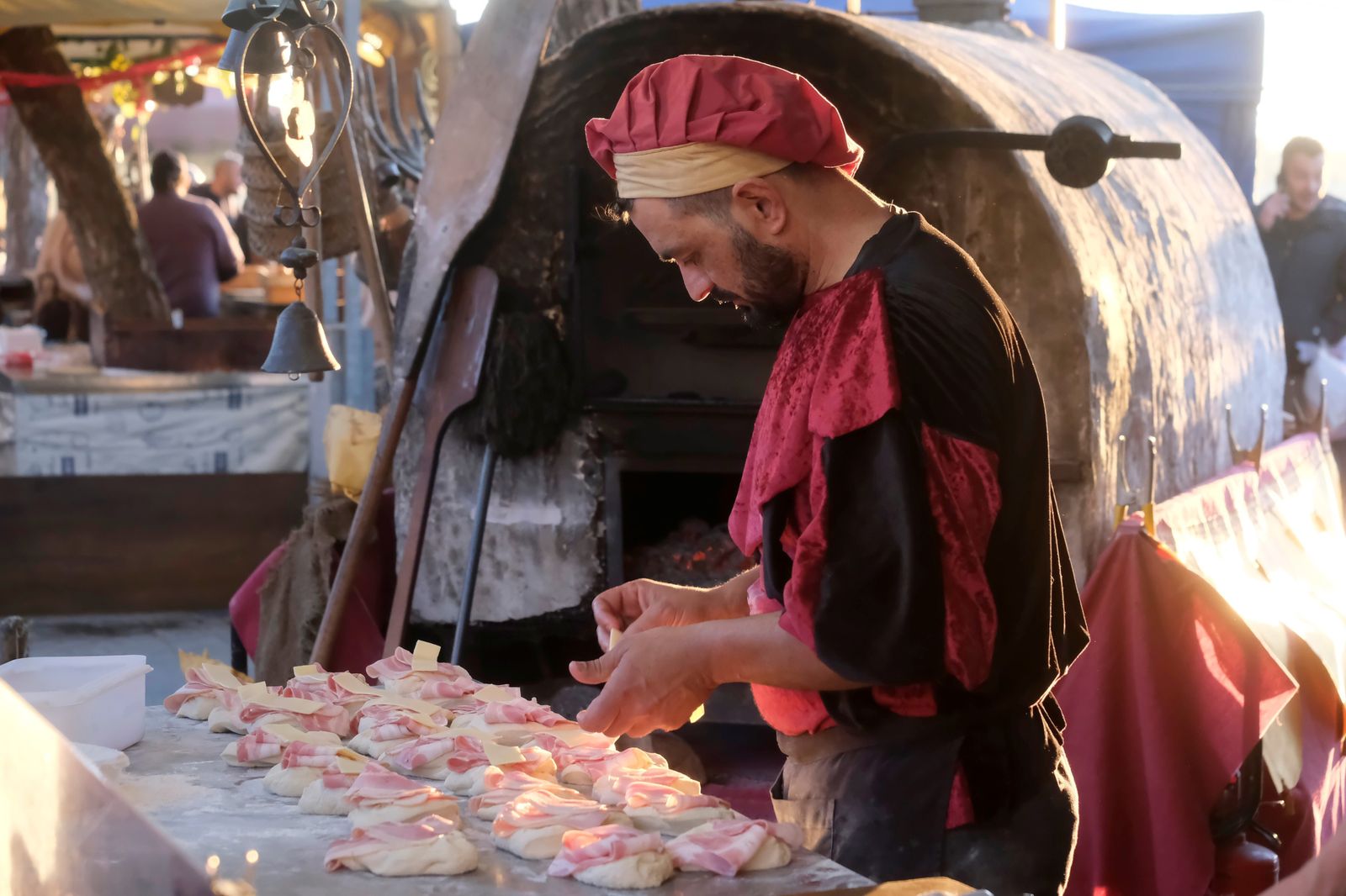 Segunda jornada del Mercado Medieval de Córdoba, en fotografías