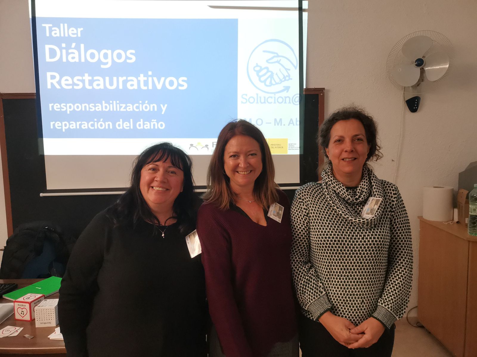 Inmaculada Jiménez, Patricia Estela y María José Martínez, forman parte de la asociación ‘Solucion@’.