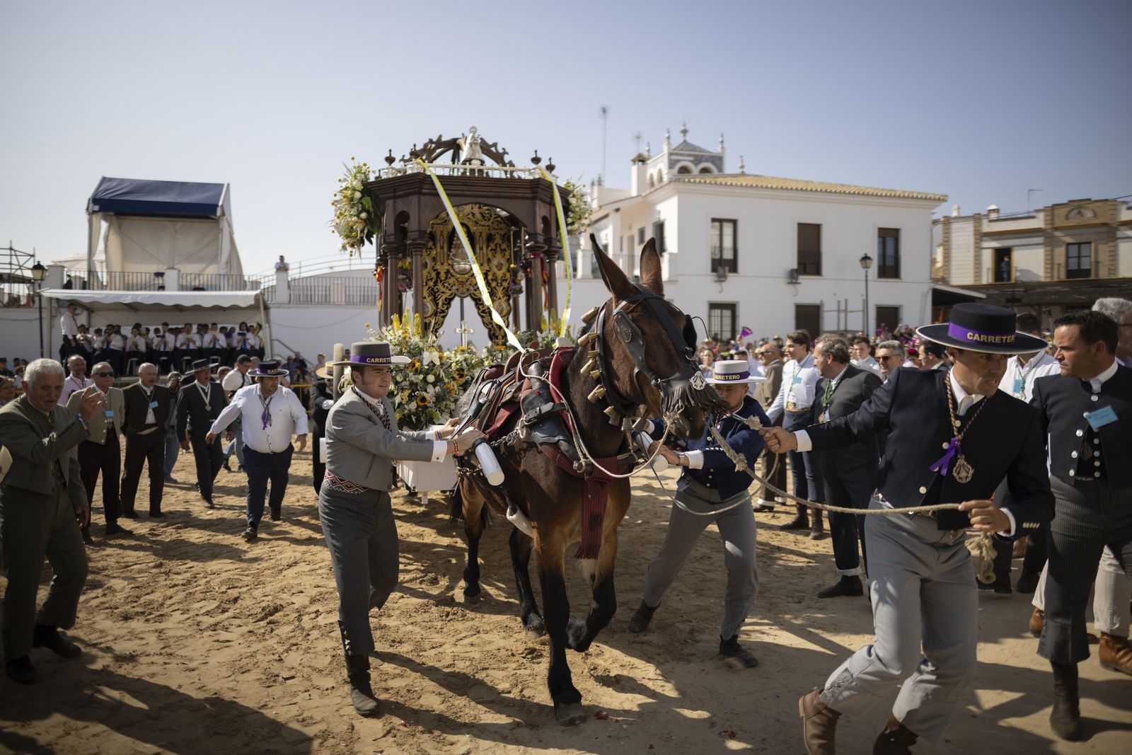 El Rocío 2023: Imágenes de la presentación de las Hermandades y ambiente en la aldea