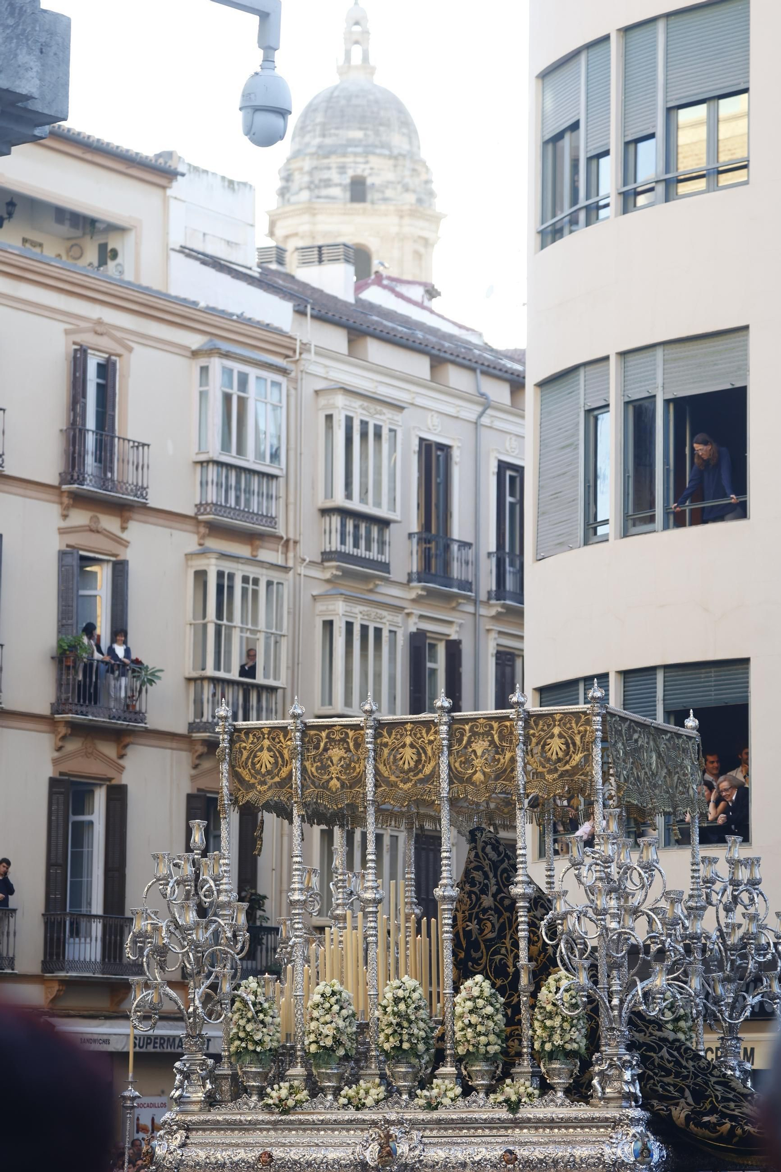 El Sepulcro el Viernes Santo en Málaga, en imágenes