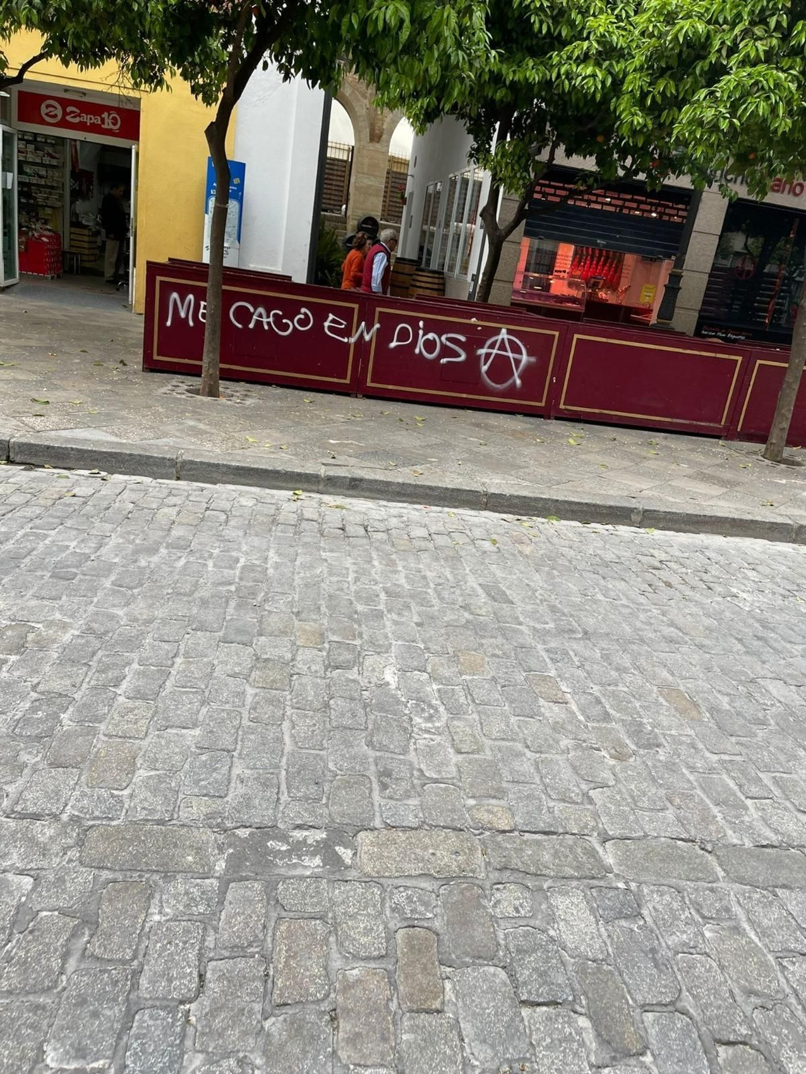 Acto vandálico en los palcos de calle Larga en Jerez