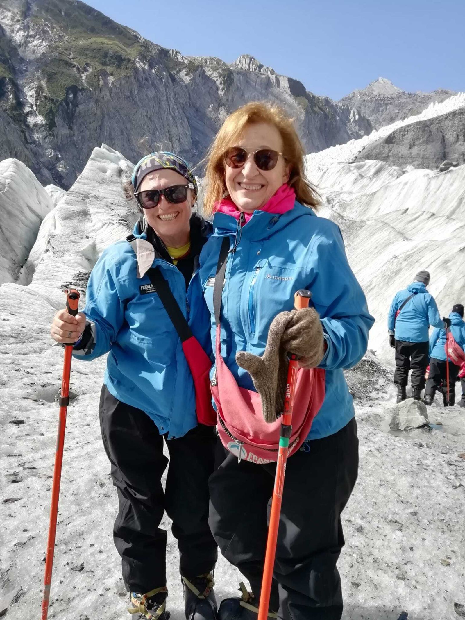 Elena y María Luisa en el glaciar Franz Josef, en la Isla Sur de Nueva Zelanda.