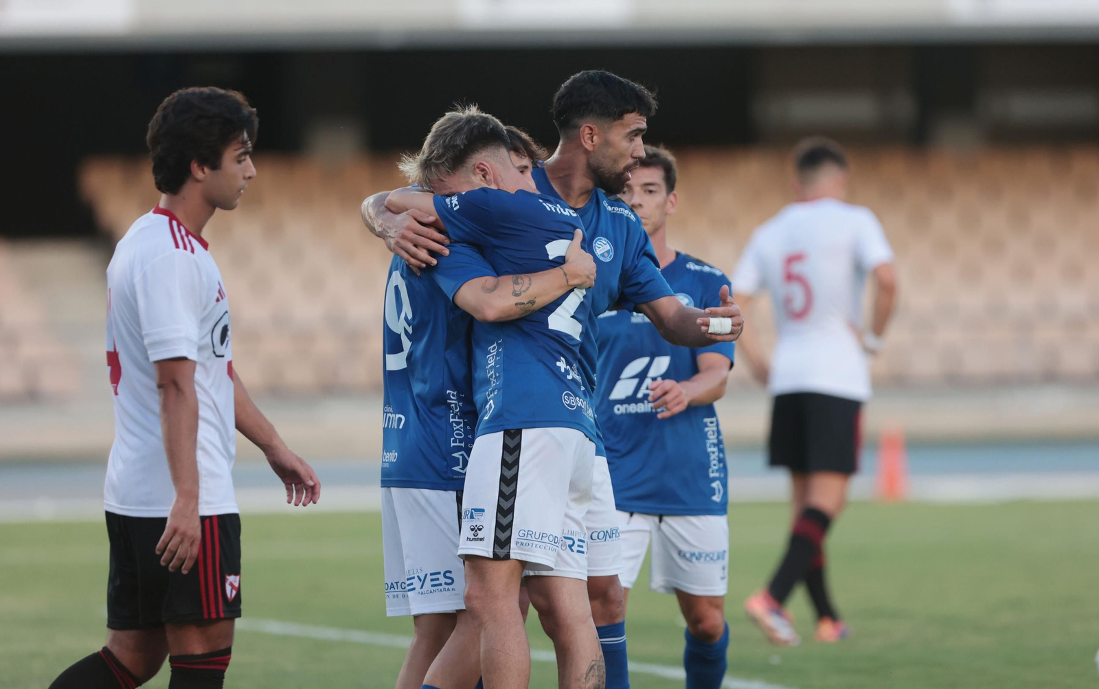 Imágenes del Trofeo Pepe Ravelo entre Xerez DFC contra Sevilla Atlético en Chapín