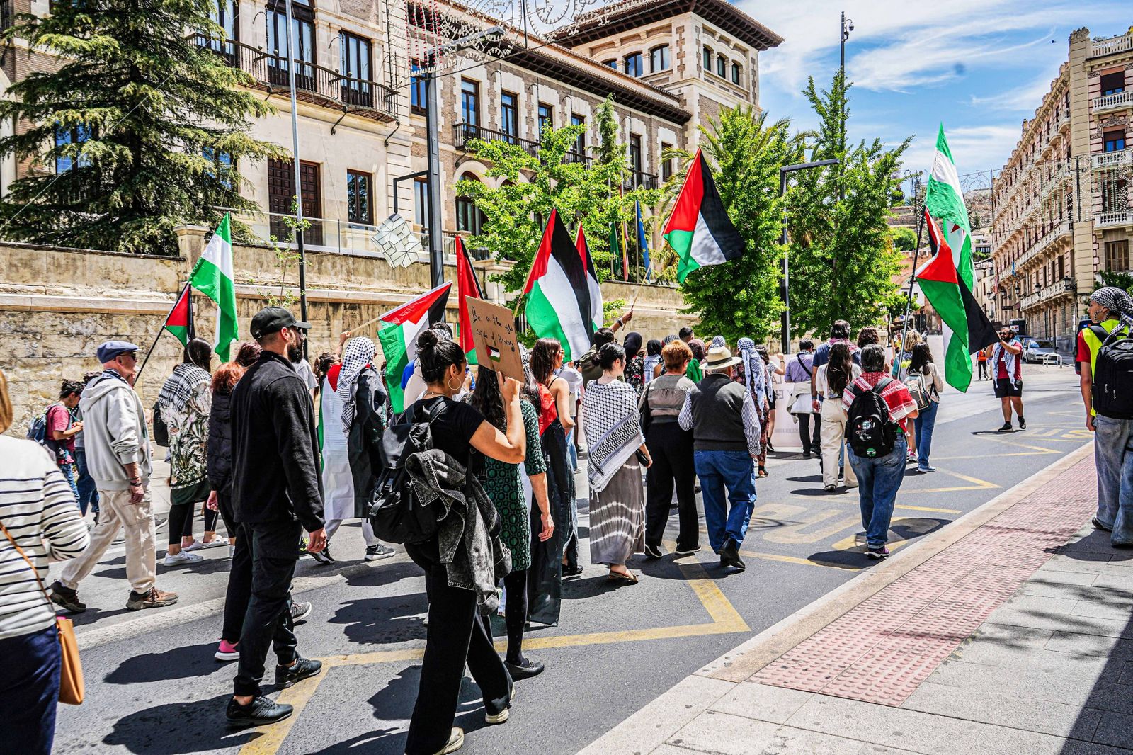 Las mejores imágenes de la manifestación contra el comercio de armas y relaciones con Israel en Granada