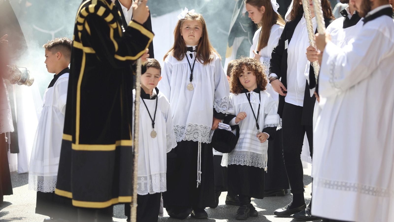 Monaguillos de la hermandad de Mediadora.