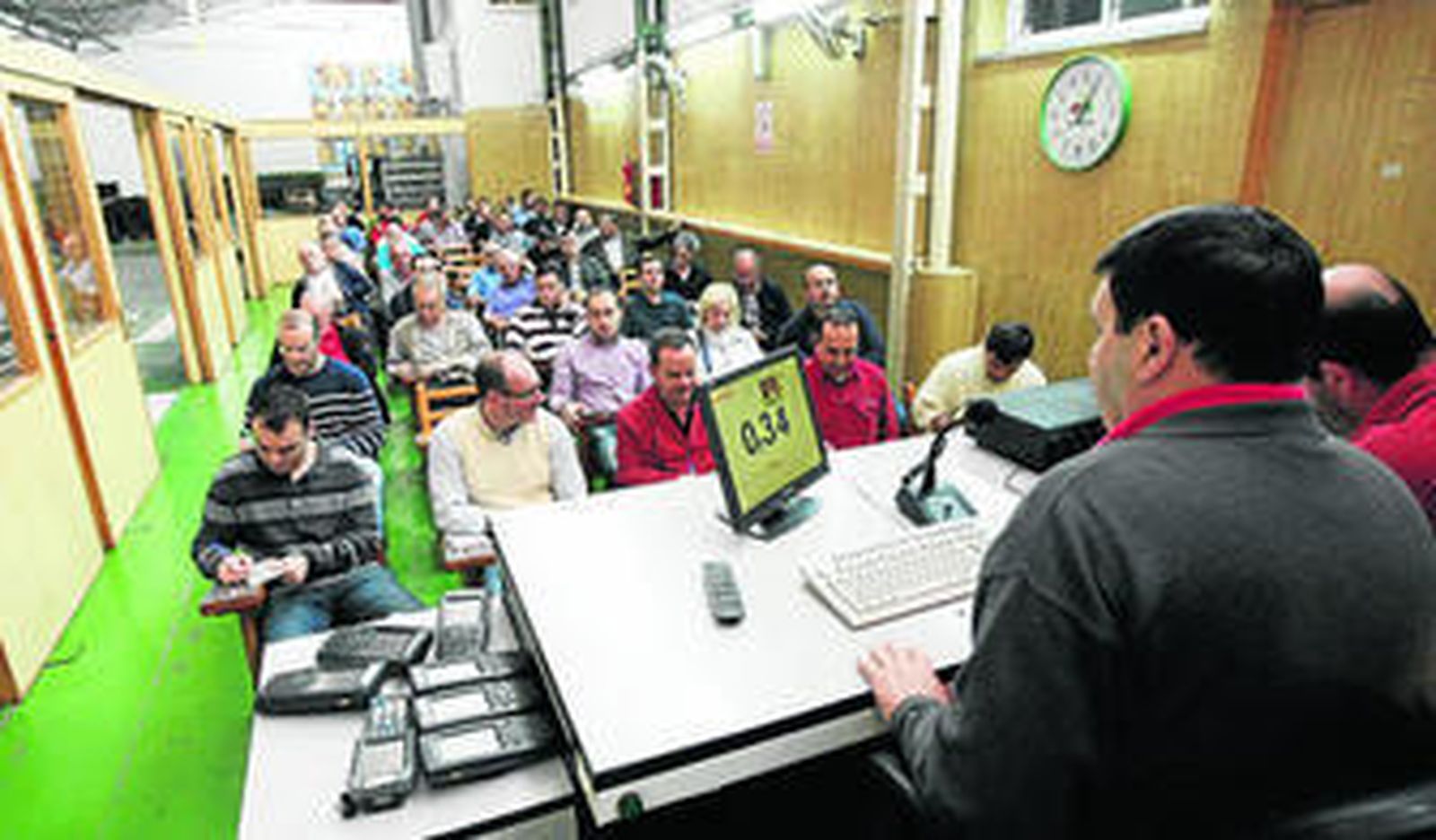 La subasta de Agroponiente en su centro de La Redonda convoca a agricultores y compradores a diario.