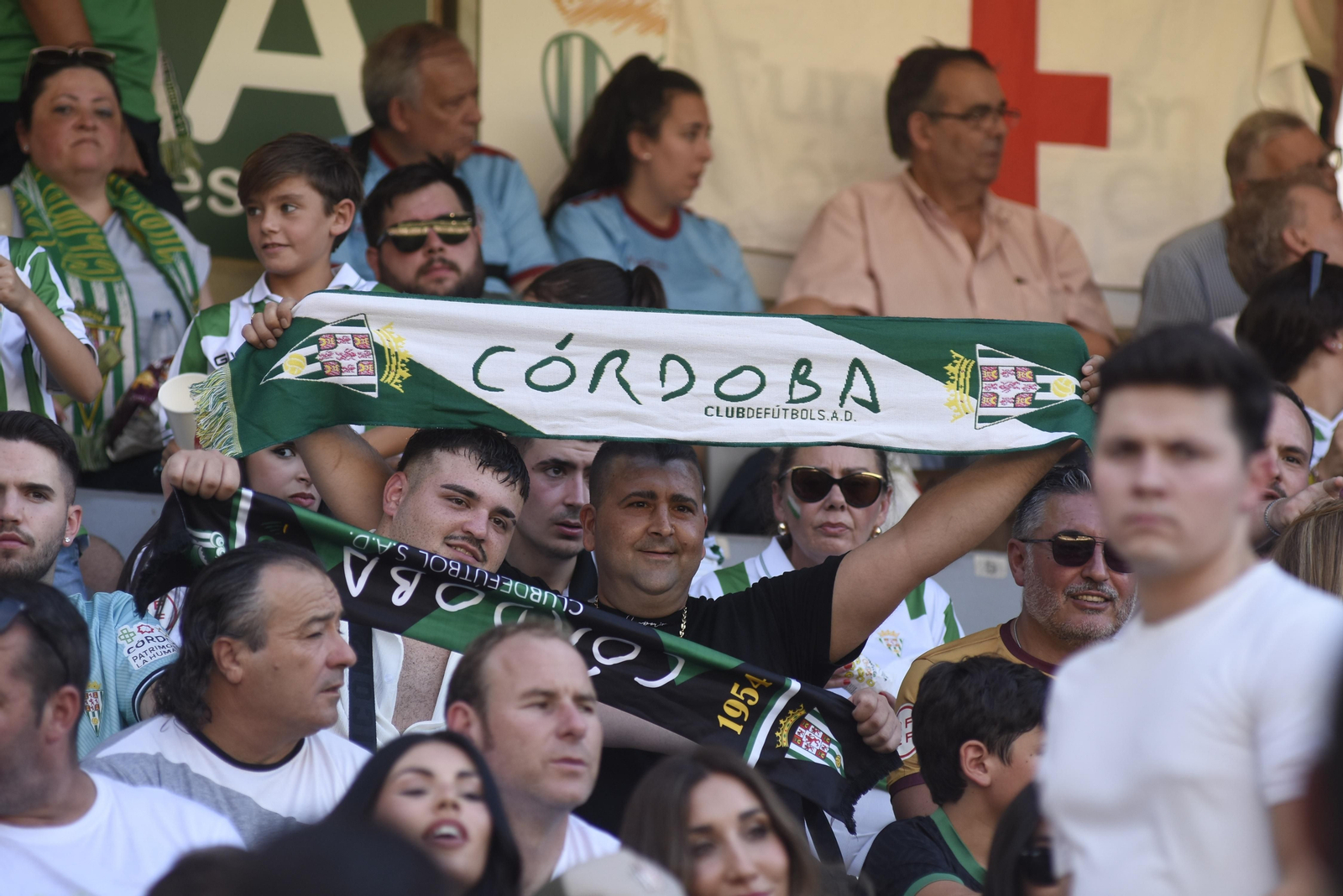Las mejores fotos del ambiente en El Arcángel para el Córdoba CF - Barcelona Atlétic