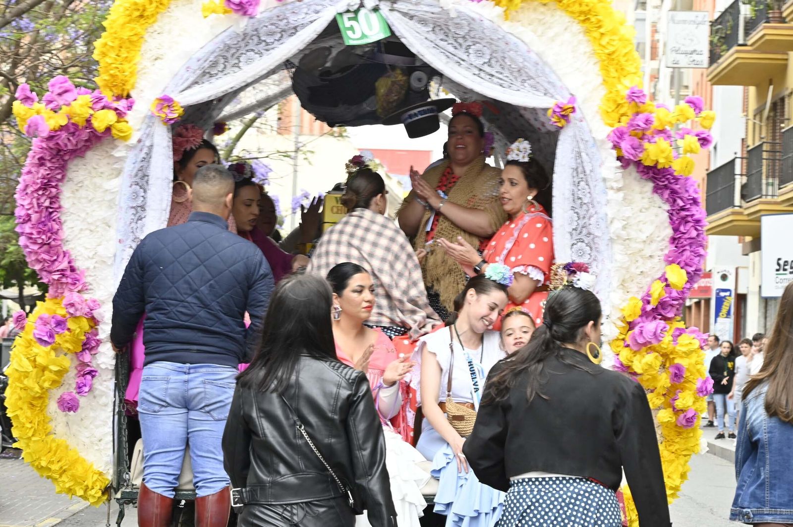 Imágenes de los carros de la Hermandad del Rocío de Huelva