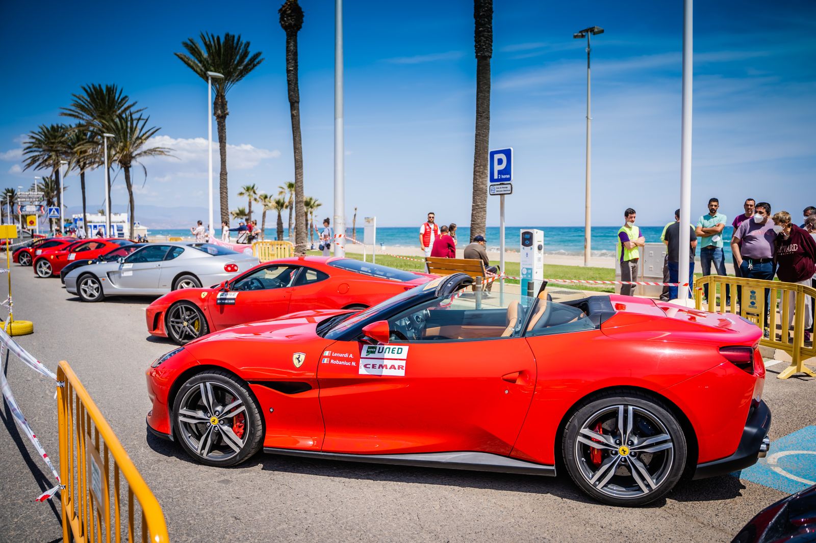 En imágenes: Los Ferrari conquistan Roquetas de Mar